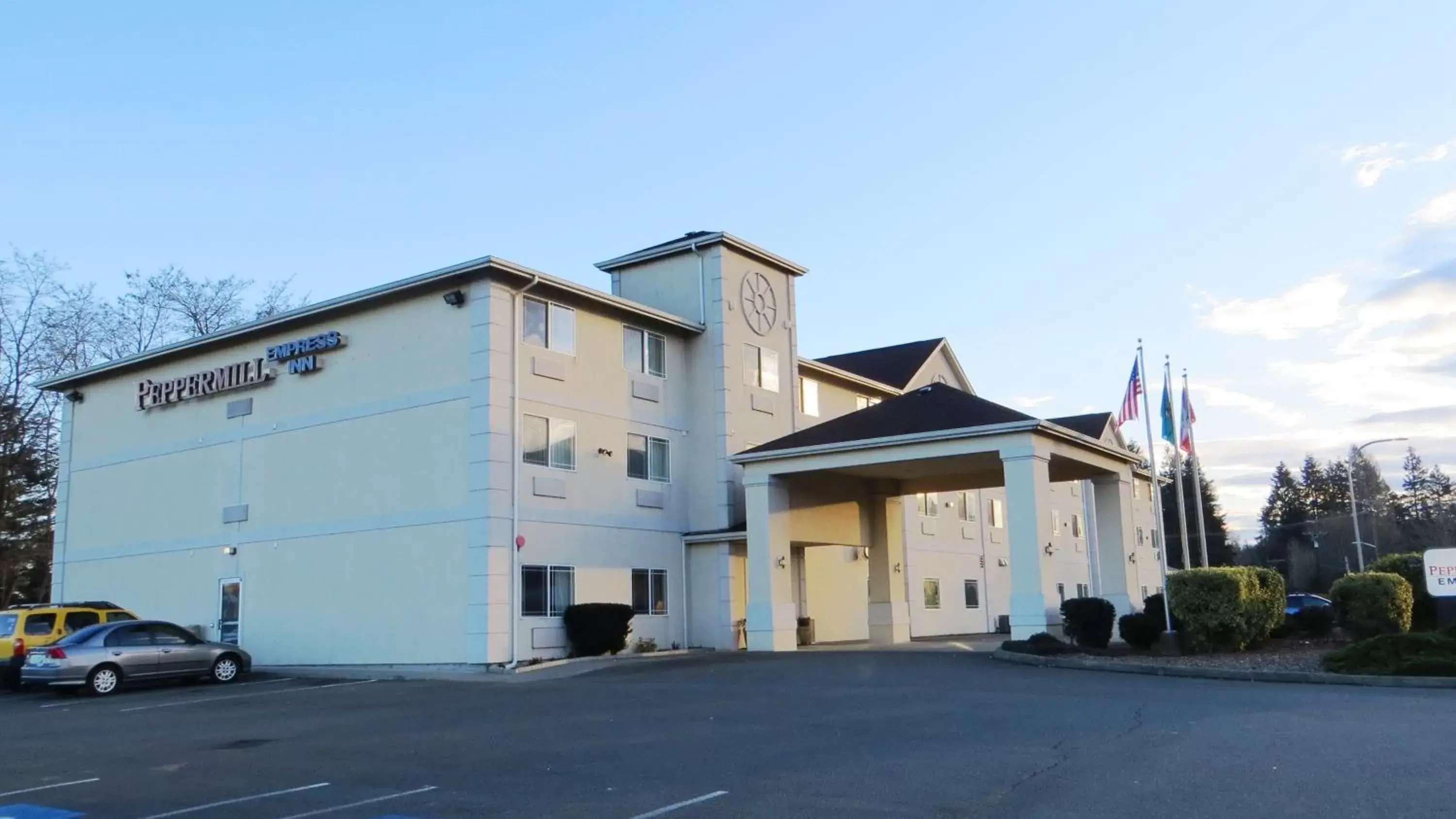 Facade/entrance, Property Building in Peppermill Empress Inn