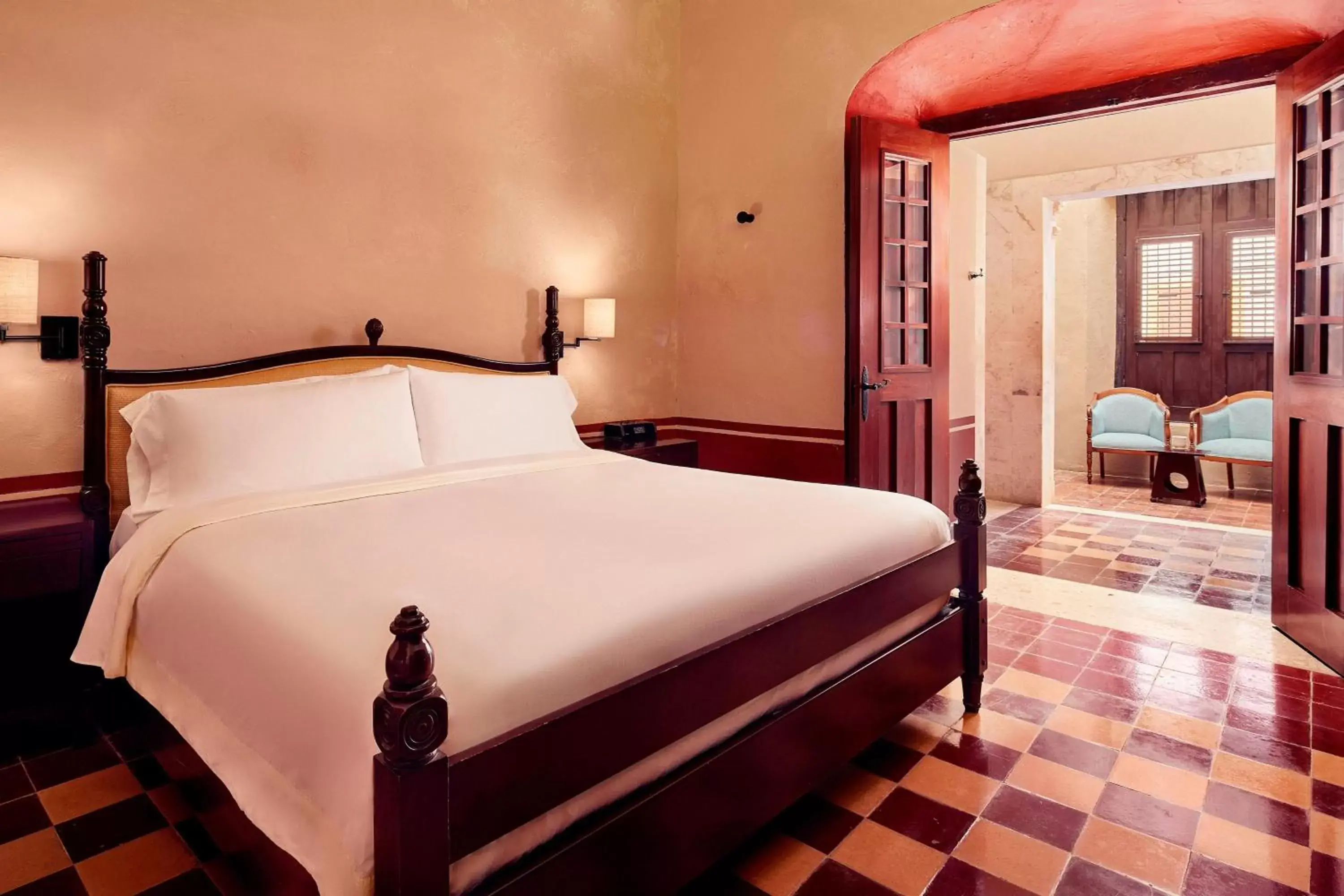 Photo of the whole room, Bed in Hacienda Campeche