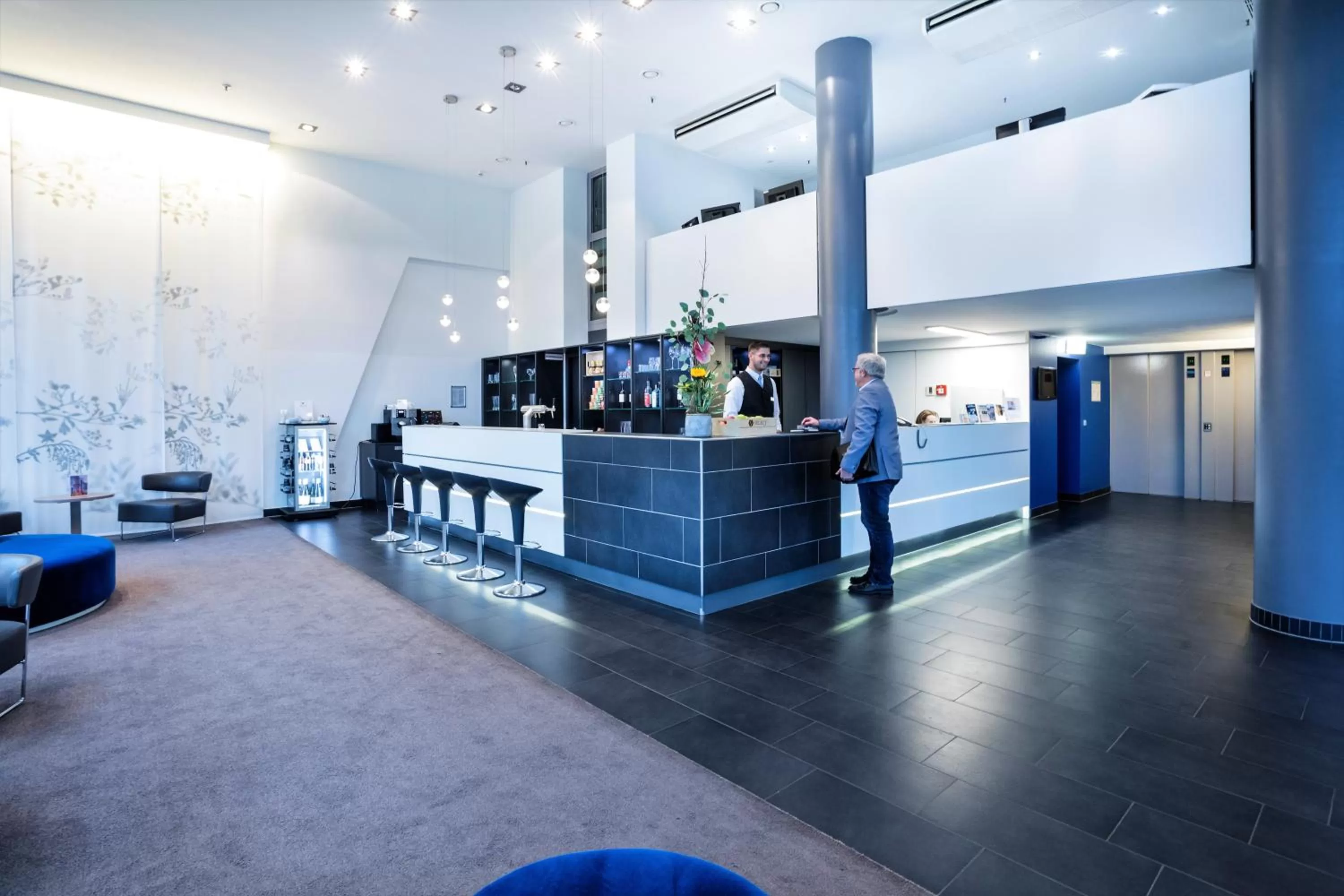 Lobby or reception in Select Hotel Berlin Spiegelturm