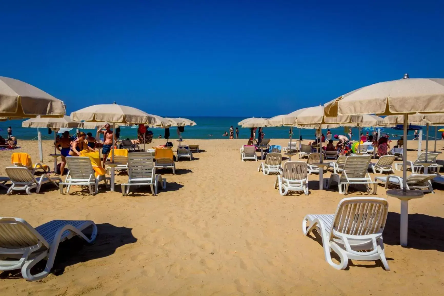 Beach in Hotel Mida