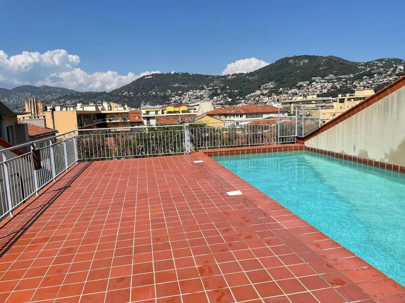 Swimming Pool in Aparthotel Adagio Access Nice Acropolis