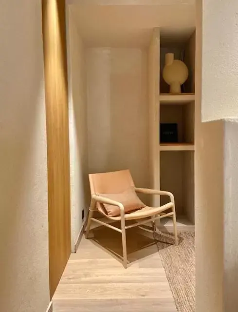 wardrobe, Seating Area in Toile Blanche