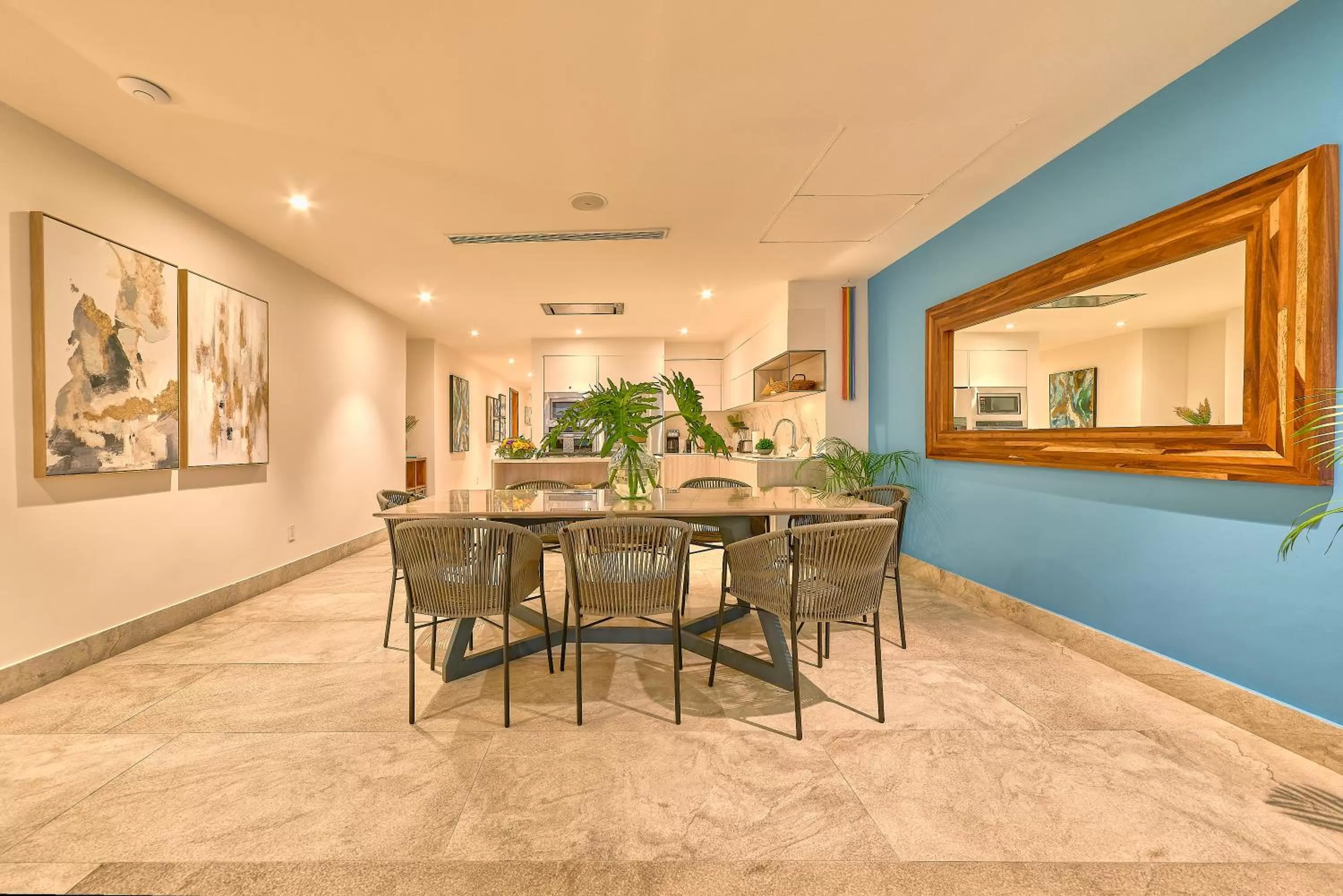 Dining area in Maxwell Residences at Indah