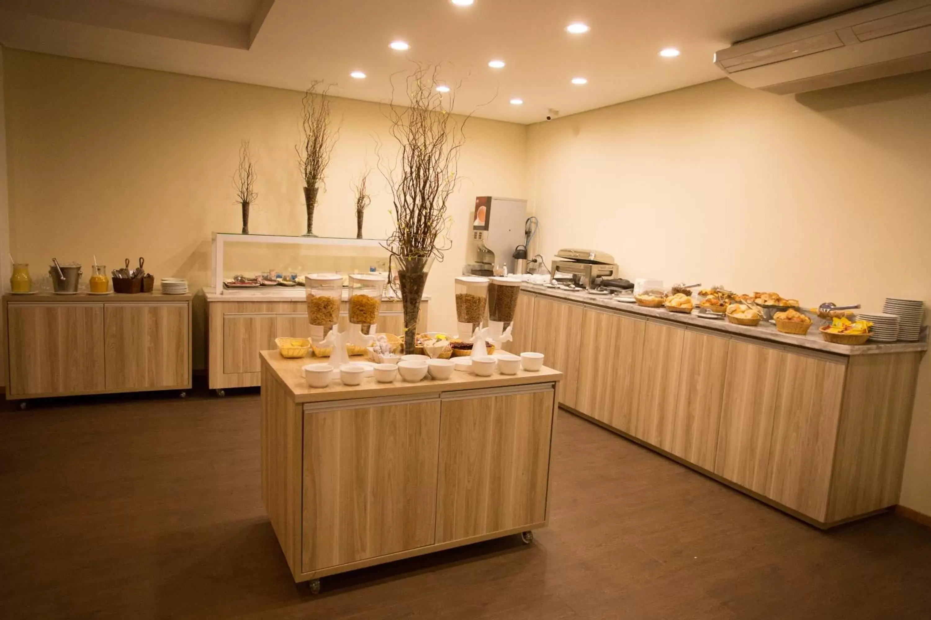 Restaurant/places to eat in Druds Hotel Hortolândia Restaurant/places to eat in Druds Hotel Hortolândia