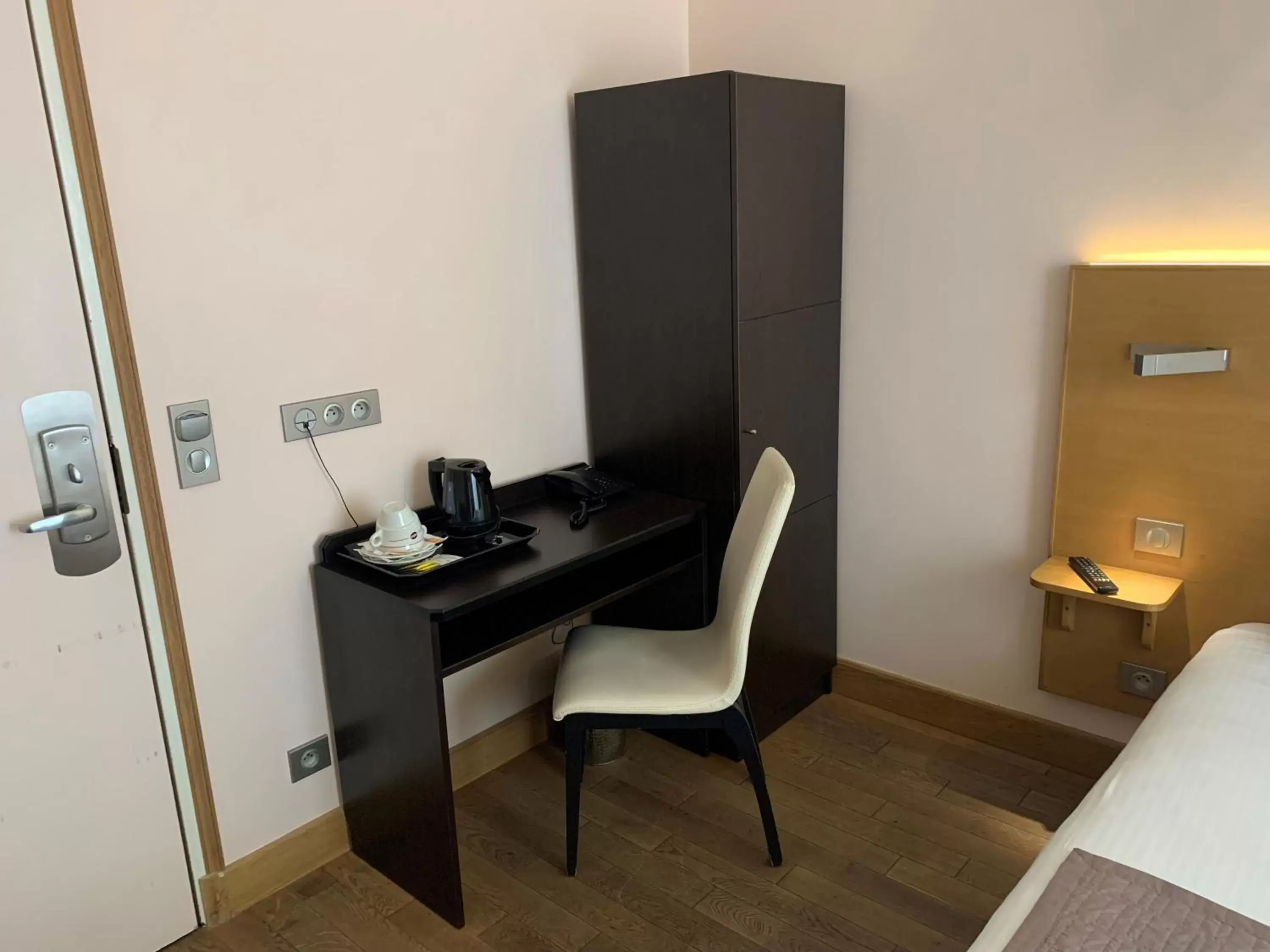 Executive Double Room in Hôtel Eiffel XV Executive Double Room in Hôtel Eiffel XV