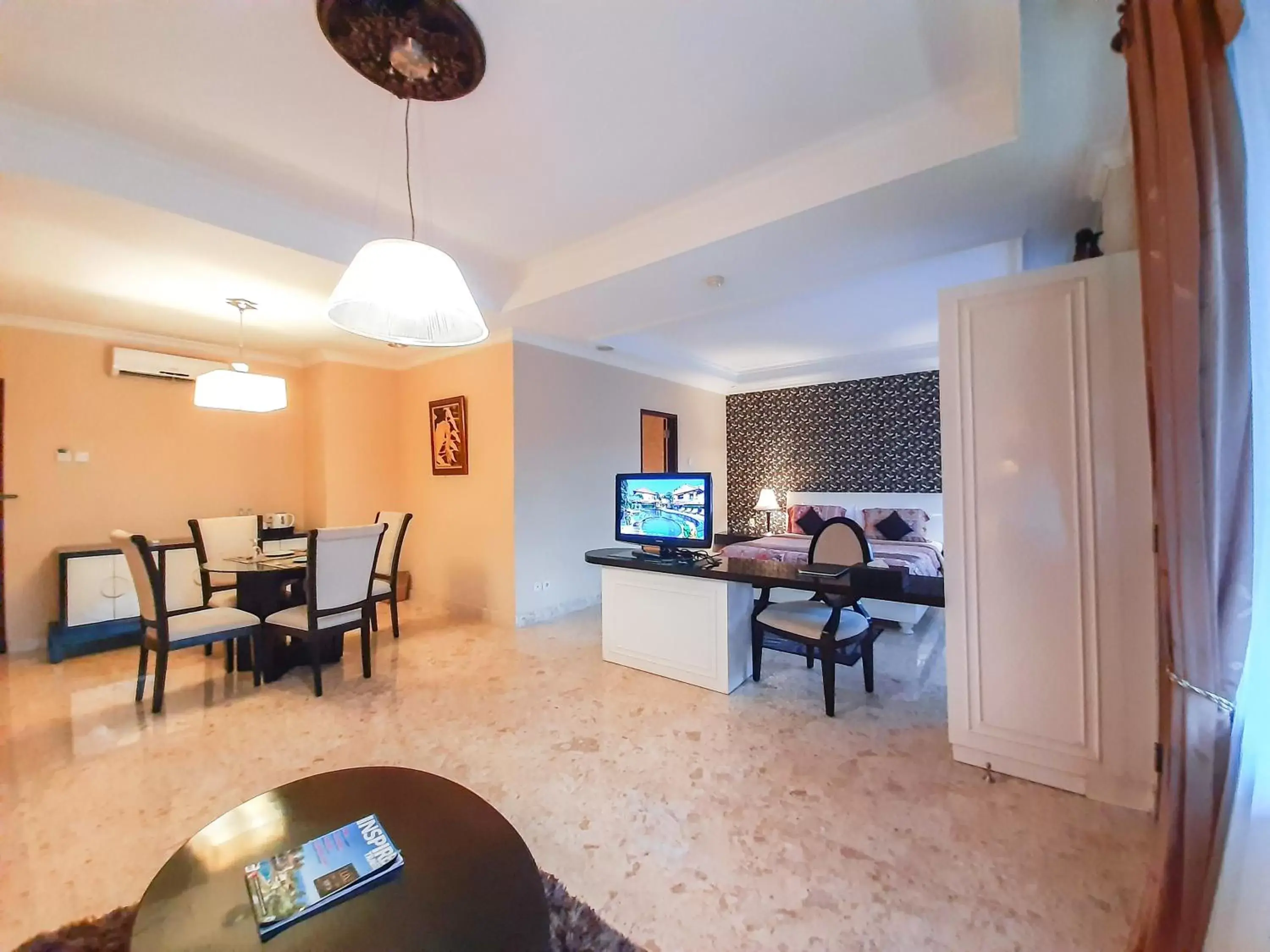 Living room, Seating Area in Royal Orchids Garden Hotel & Condominium