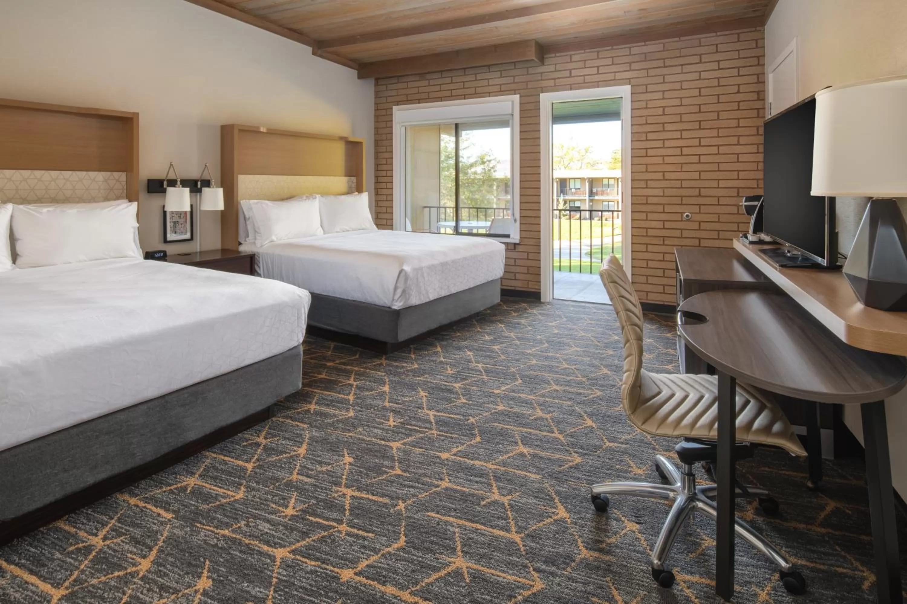 Photo of the whole room, Bed in Holiday Inn Richland on the River by IHG