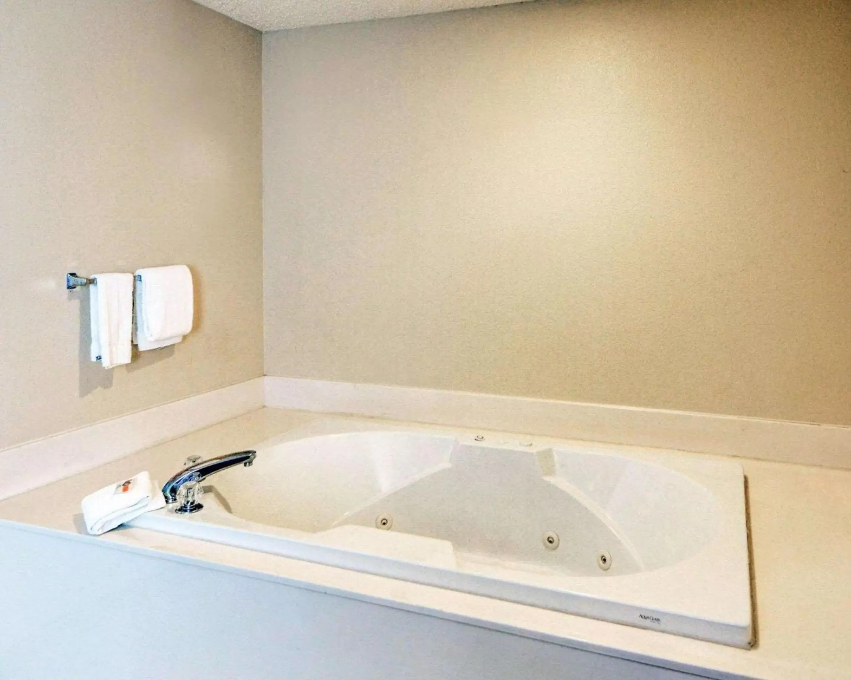 Bathroom in Quality Inn & Suites Wichita Falls I-44