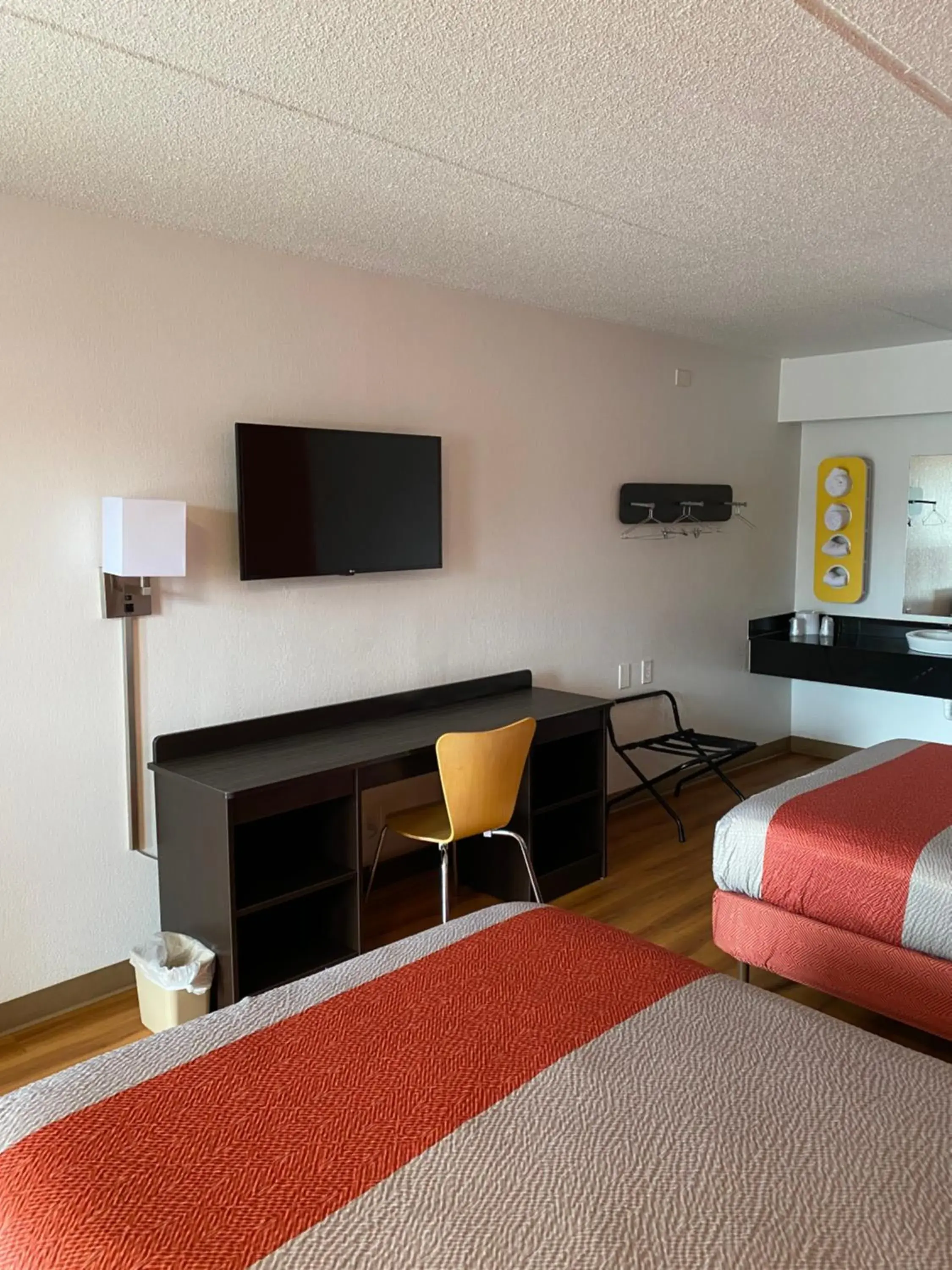 TV/Entertainment Center in Motel 6-Memphis, TN - Downtown