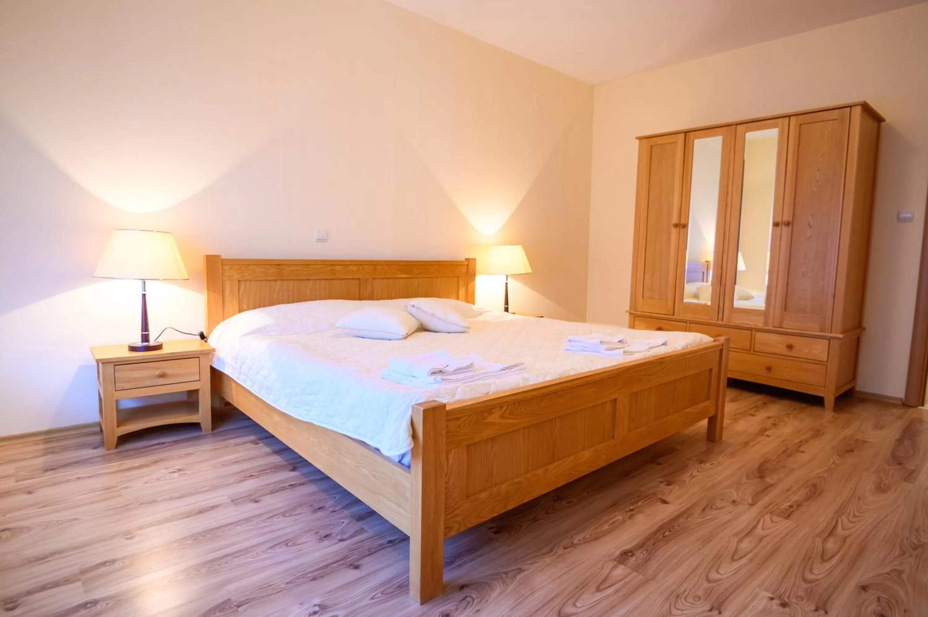 Bedroom, Bed in Parklands Hotel & Pool