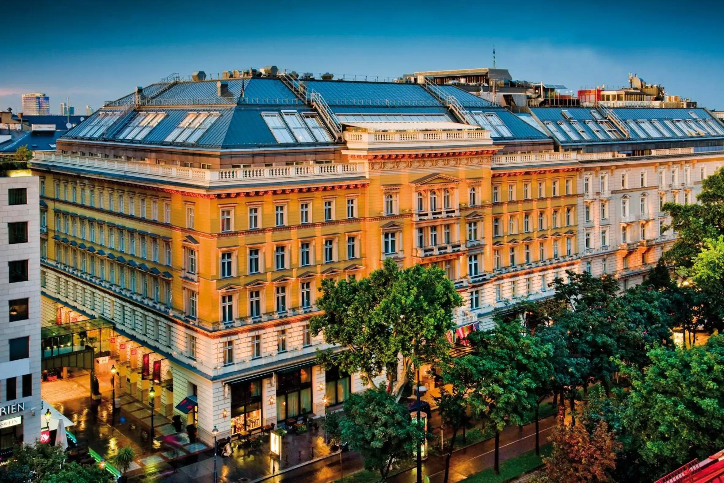 Facade/entrance, Property Building in Grand Hotel Wien