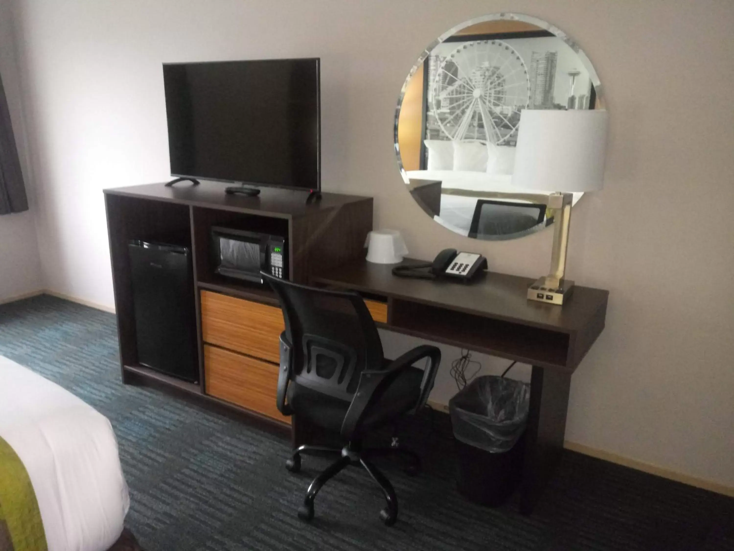 TV and multimedia, TV/Entertainment Center in Super 8 by Wyndham Lynnwood