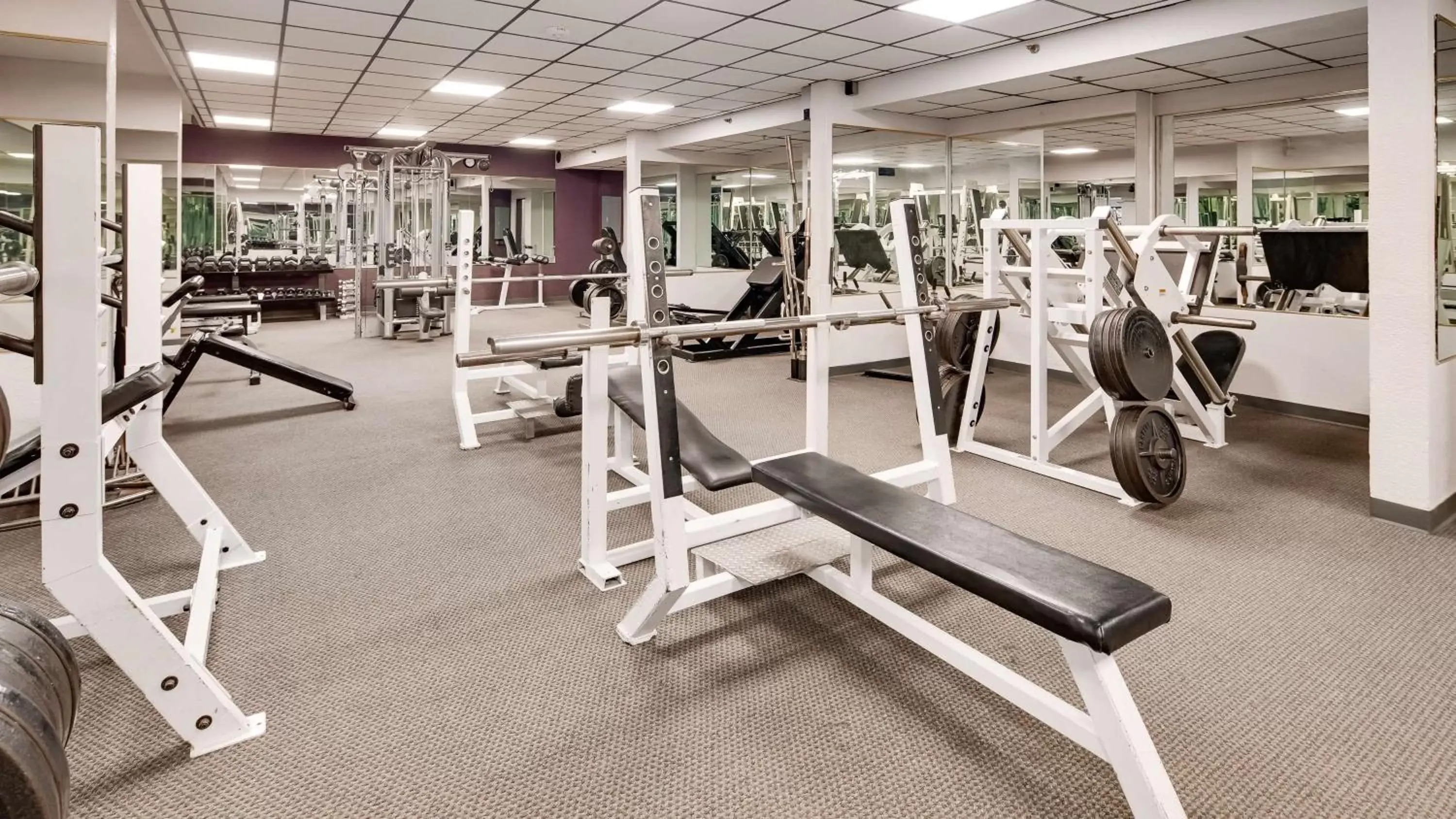 Fitness centre/facilities, Fitness Center/Facilities in Best Western Plus Longbranch Hotel & Convention Center