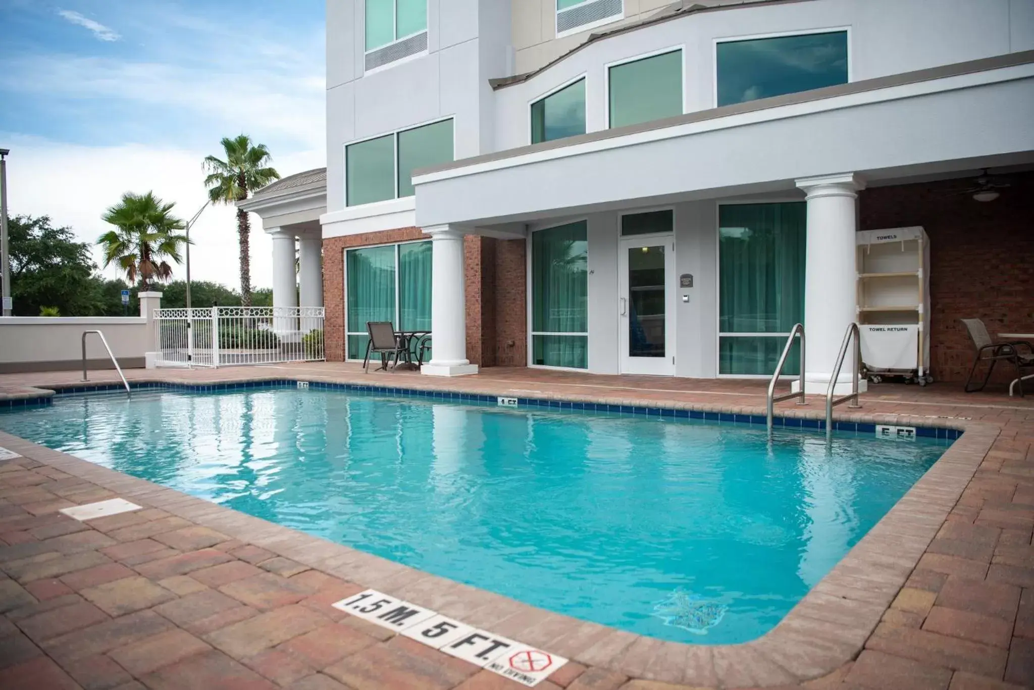 Swimming Pool in Holiday Inn Express Hotel & Suites Chaffee - Jacksonville West, an IHG Hotel
