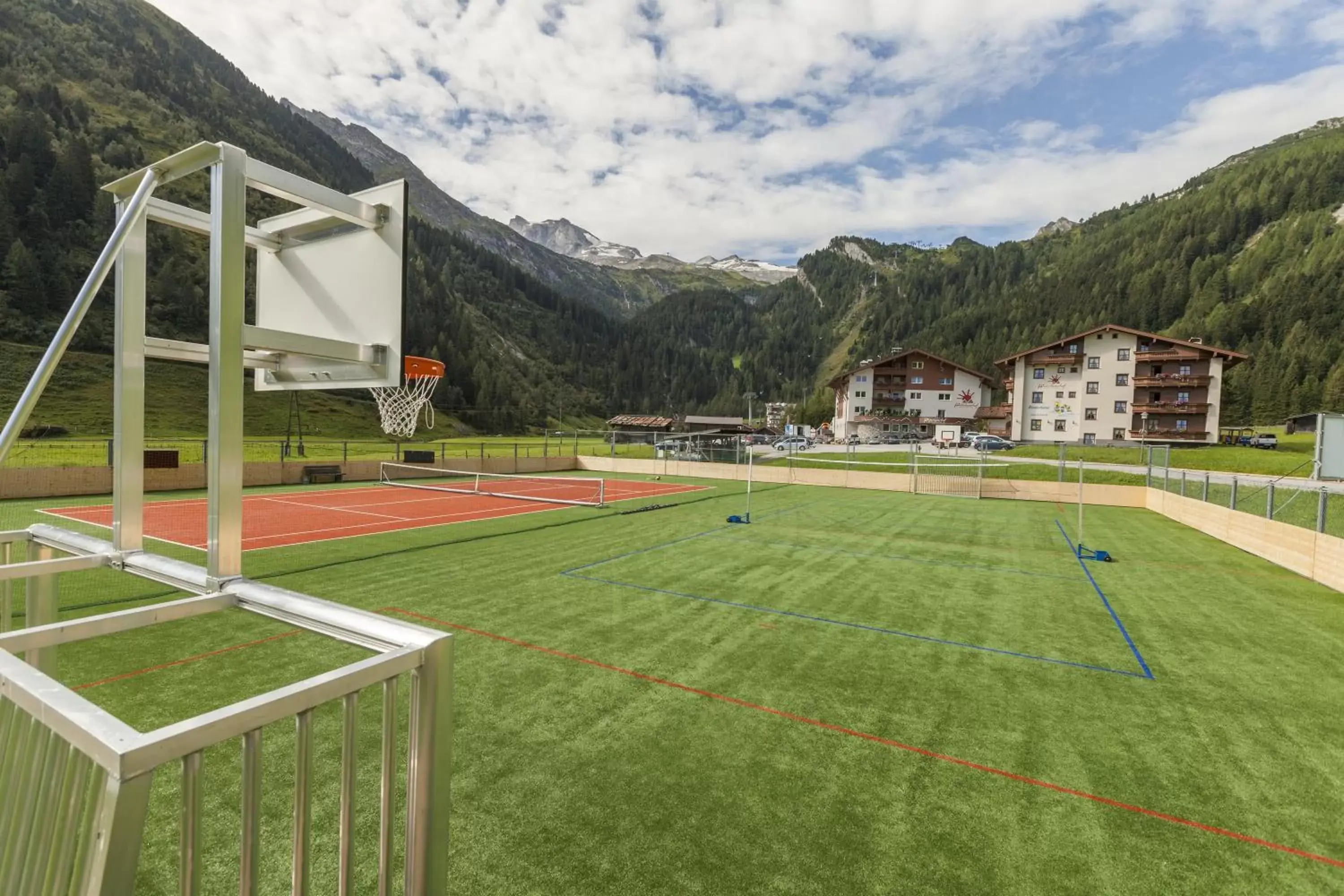 Facade/entrance, Other Activities in Kinder- & Gletscherhotel Hintertuxerhof