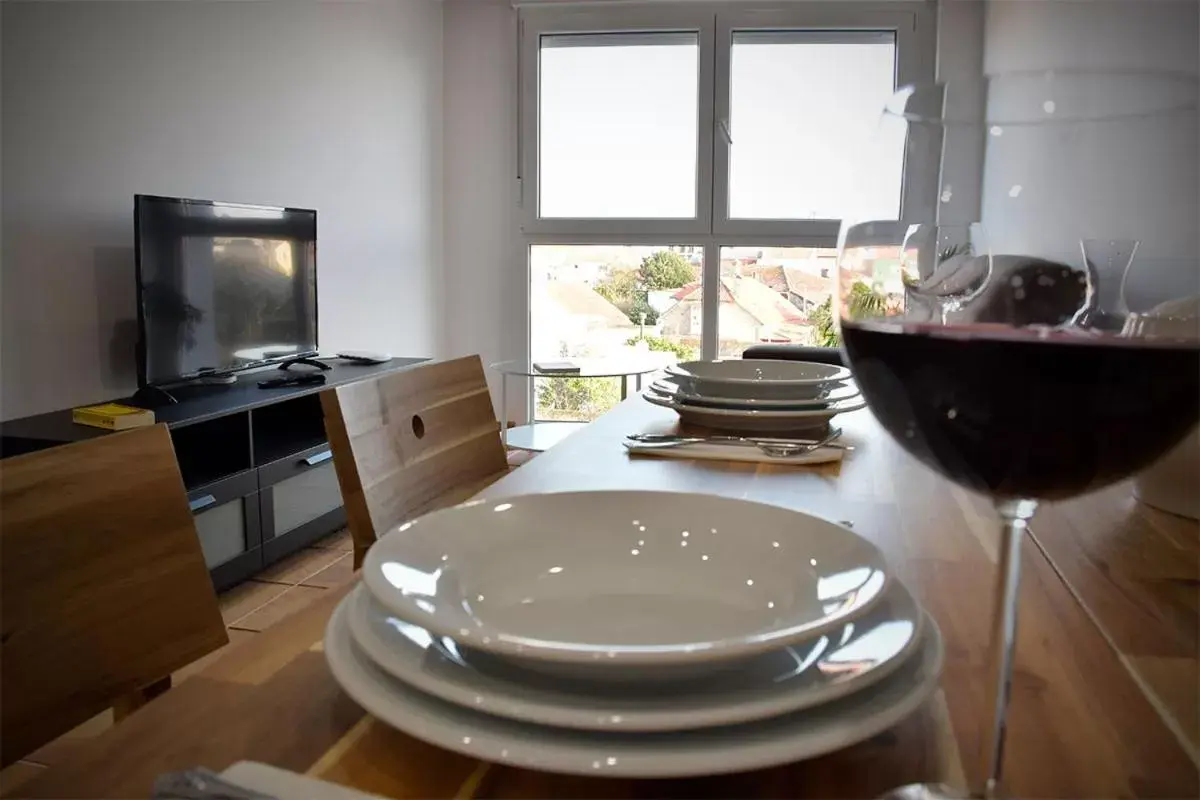 Kitchen or kitchenette, Dining Area in Pincheiro Apartamentos Turísticos