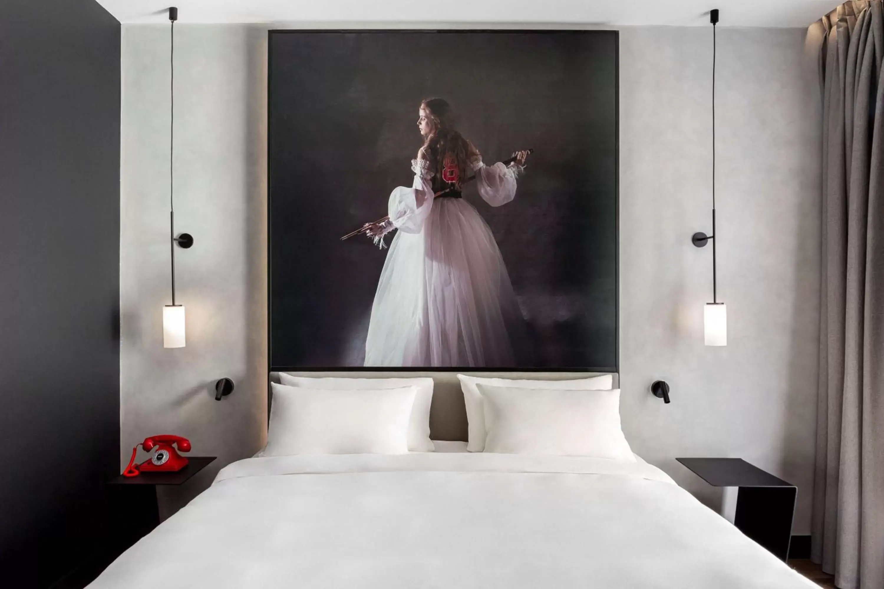 Bedroom, Bed in Radisson RED Madrid
