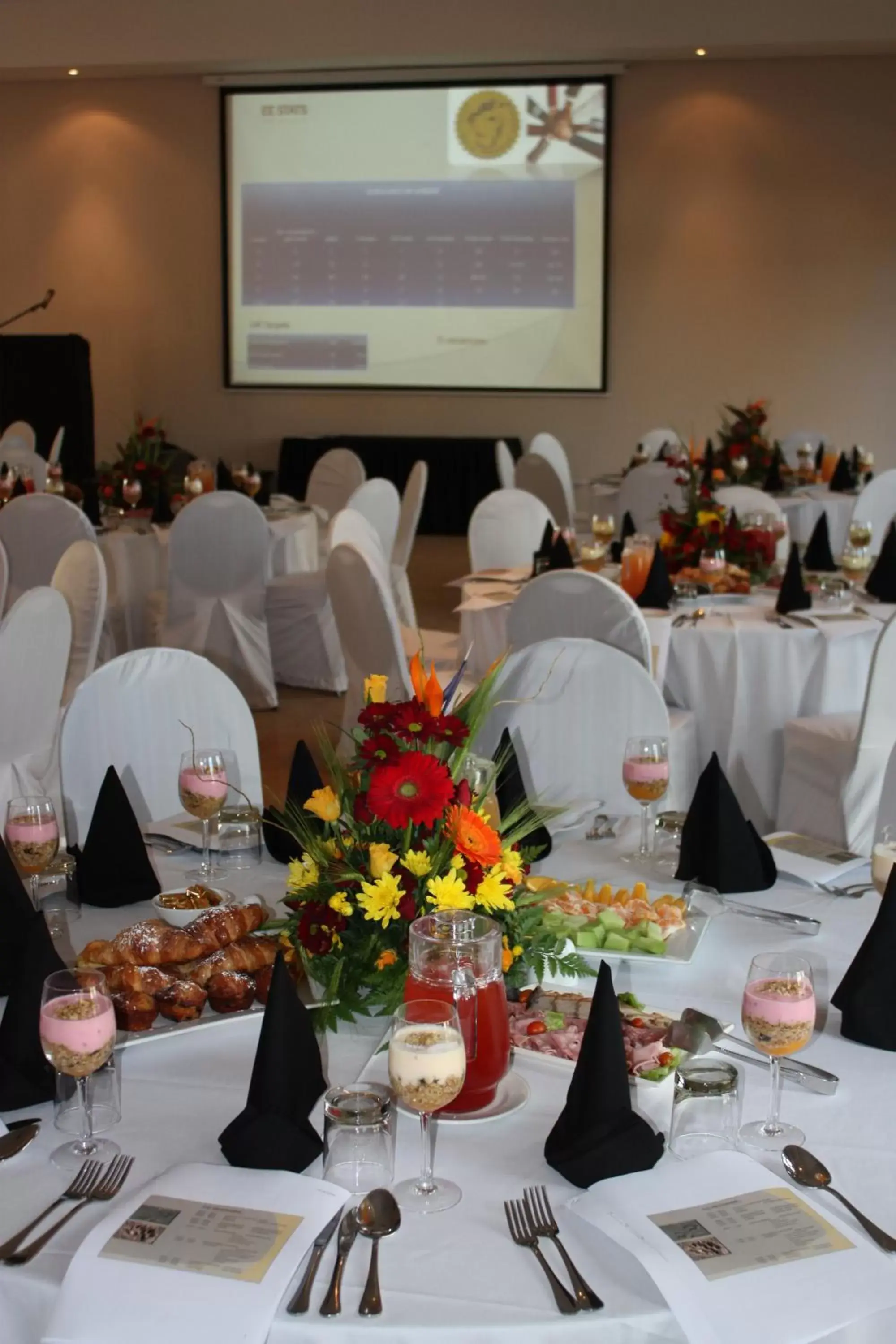 Banquet/Function facilities, Restaurant/Places to Eat in Premier Hotel The Winkler