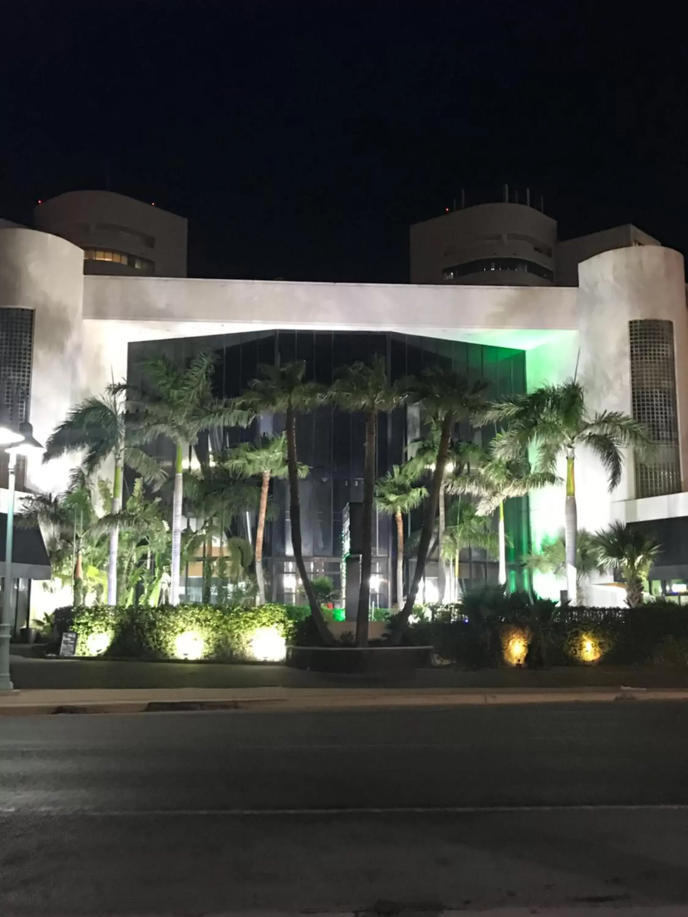 Property building in Sunchase Inn & Suites Property building in Sunchase Inn & Suites