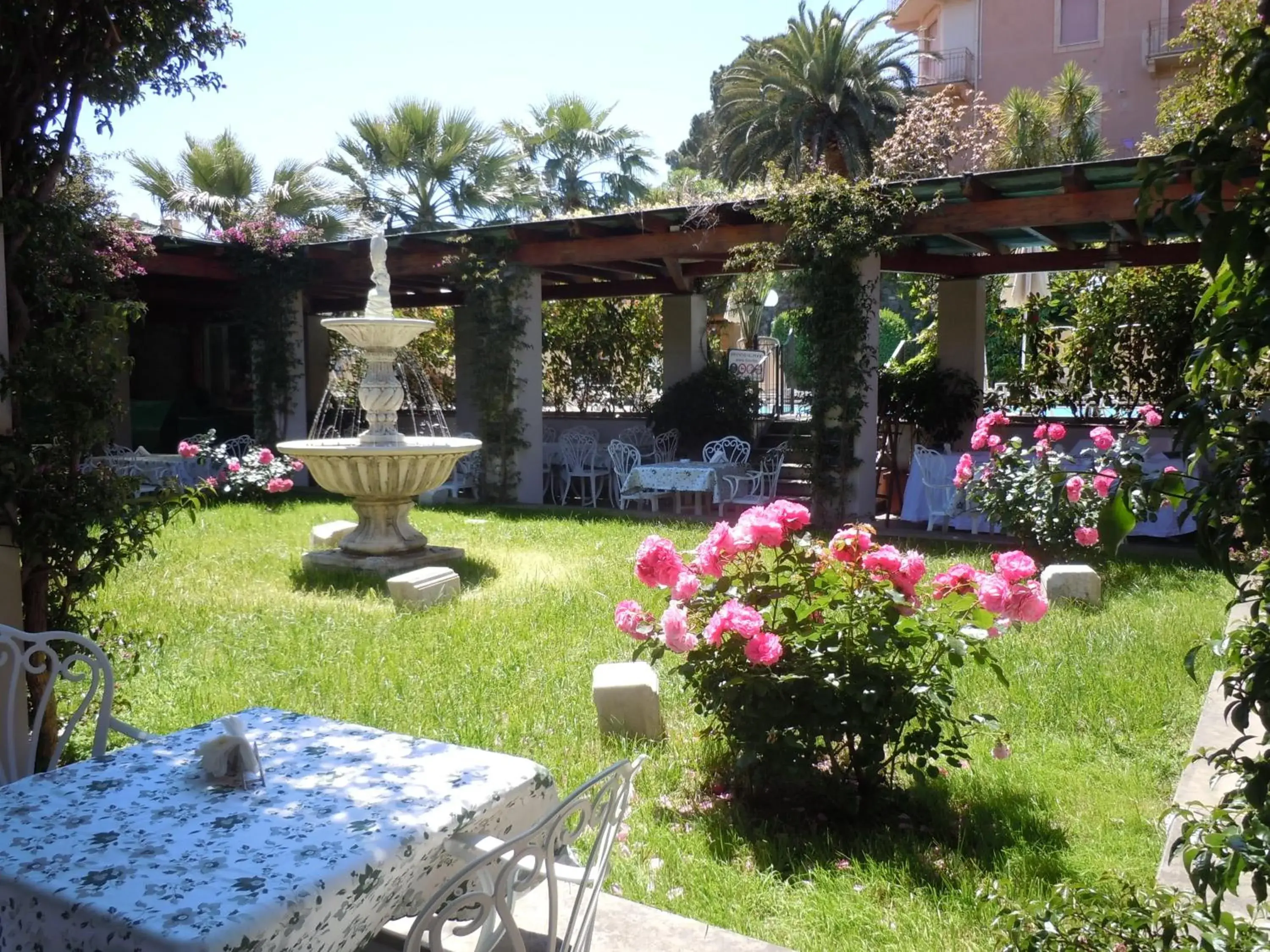 Area and facilities, Garden in Hotel Due Mari