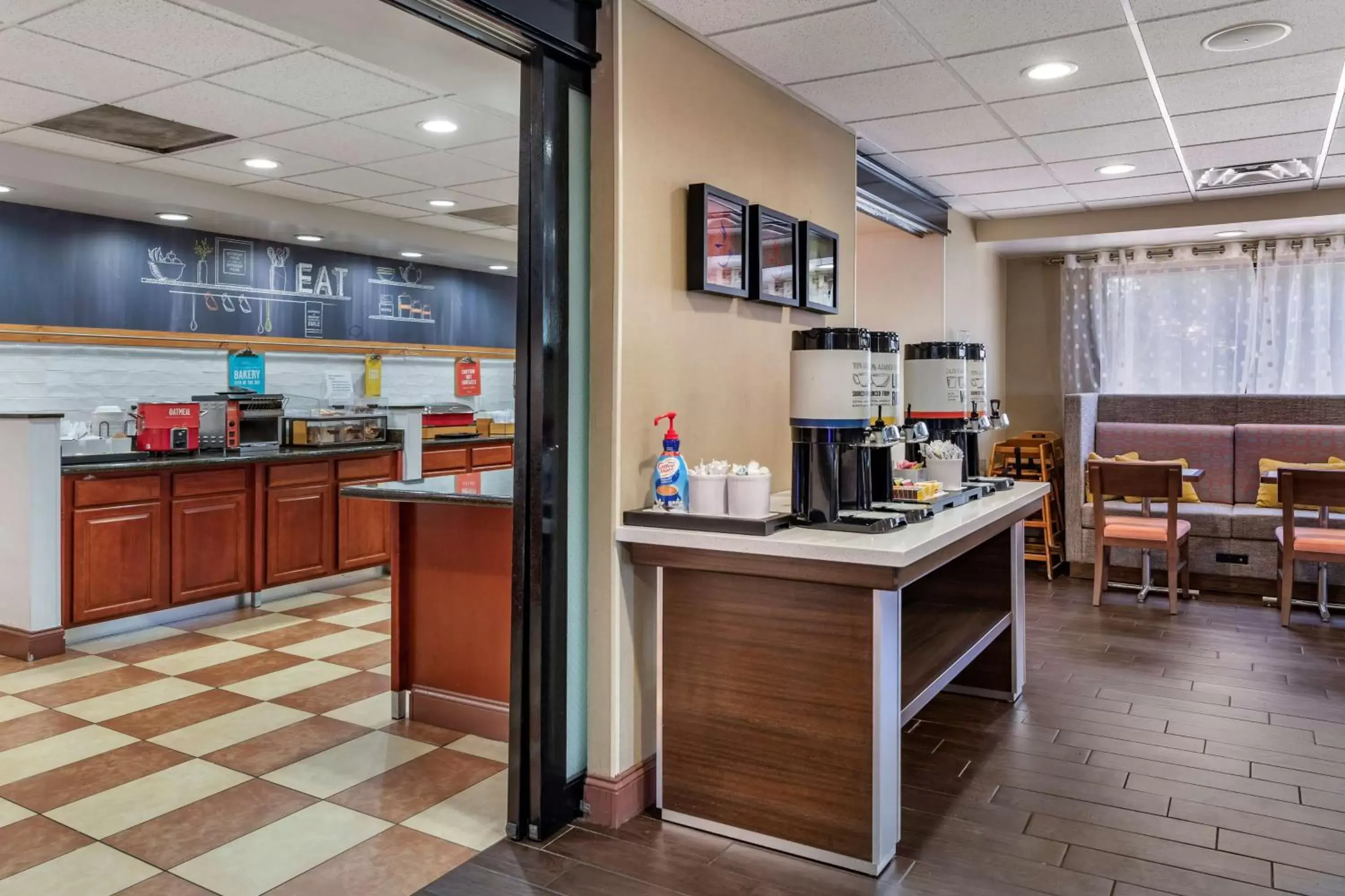 Breakfast, Restaurant/Places to Eat in Hampton Inn Norco/Corona