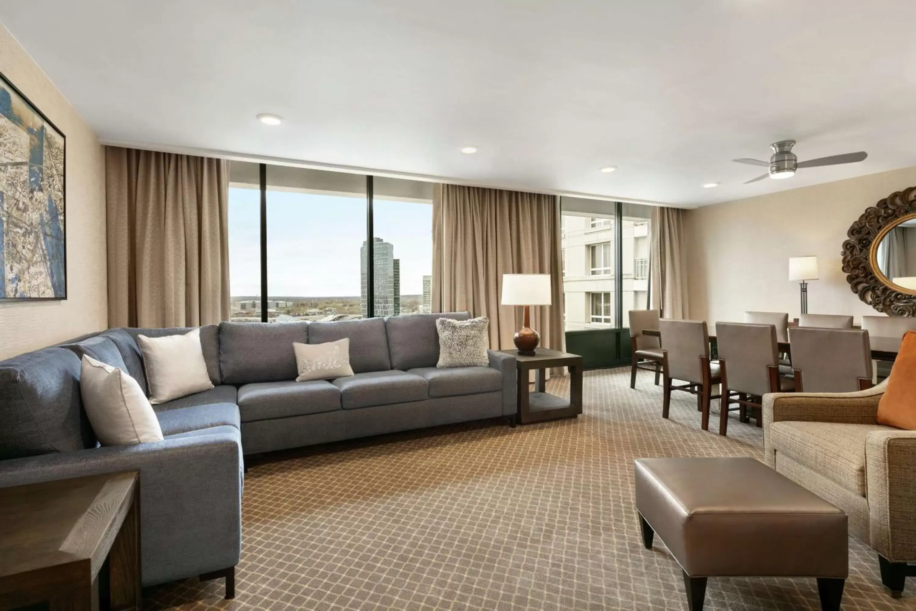 Living room, Seating Area in DoubleTree by Hilton McLean Tysons