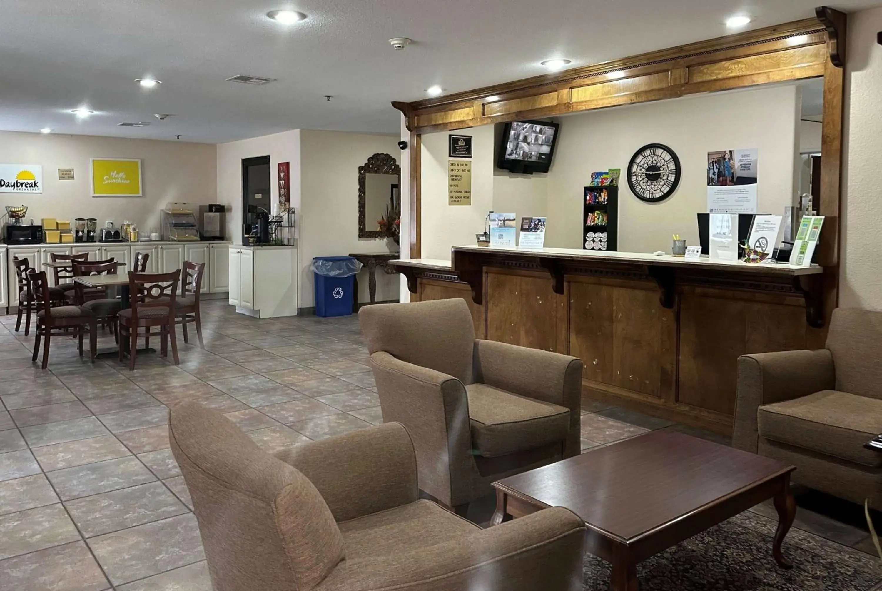 Lobby or reception, Restaurant/Places to Eat in Days Inn & Suites by Wyndham Eunice
