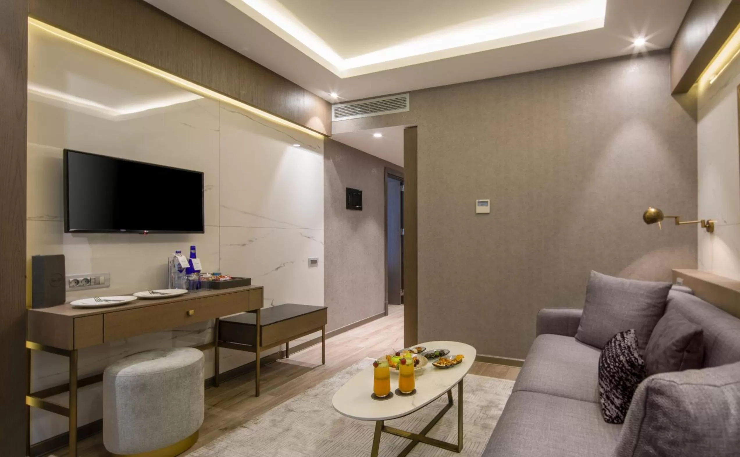 TV and multimedia in Mula Hotel