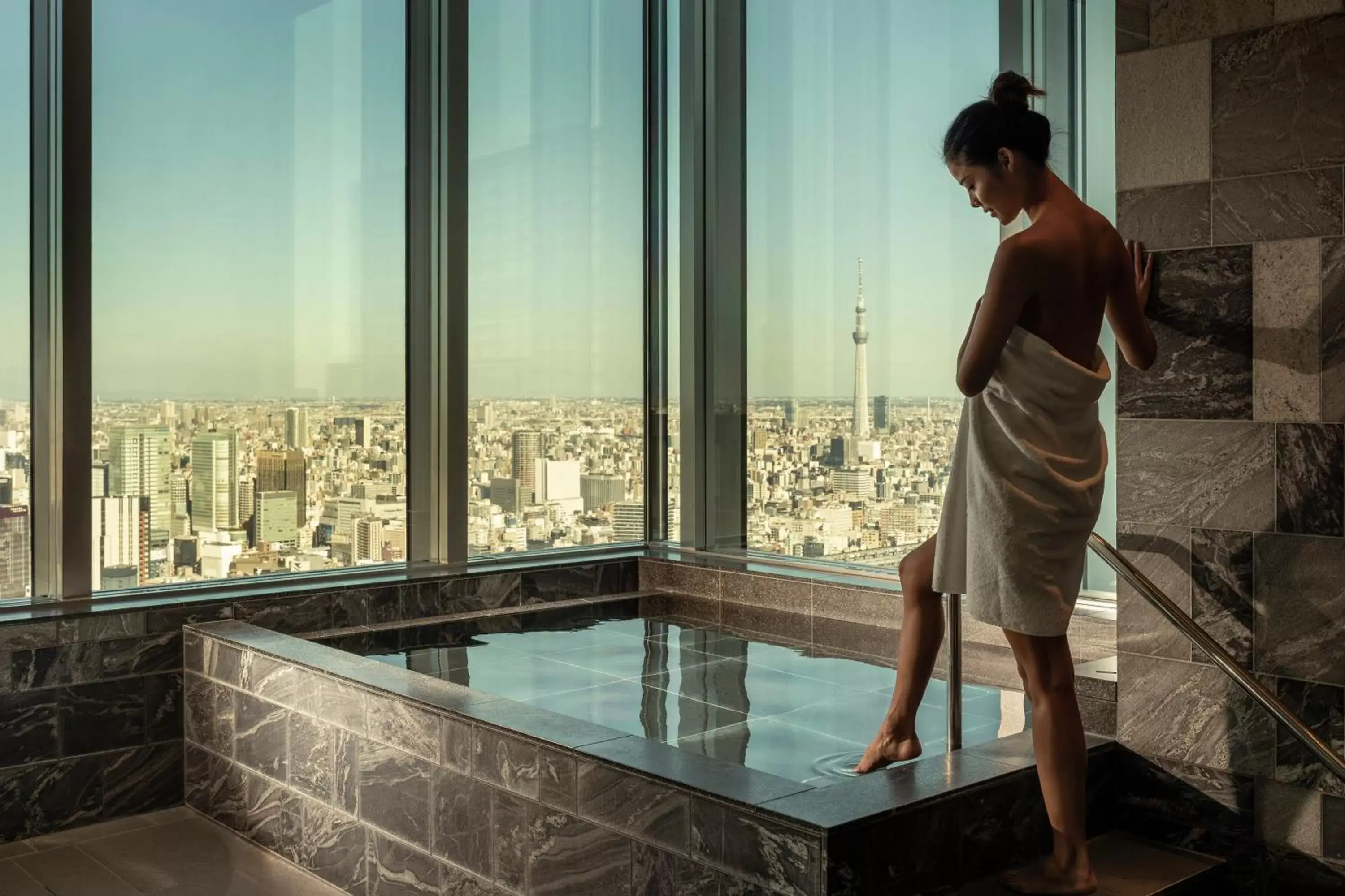 Spa and wellness centre/facilities, Swimming Pool in Four Seasons Hotel Tokyo at Otemachi