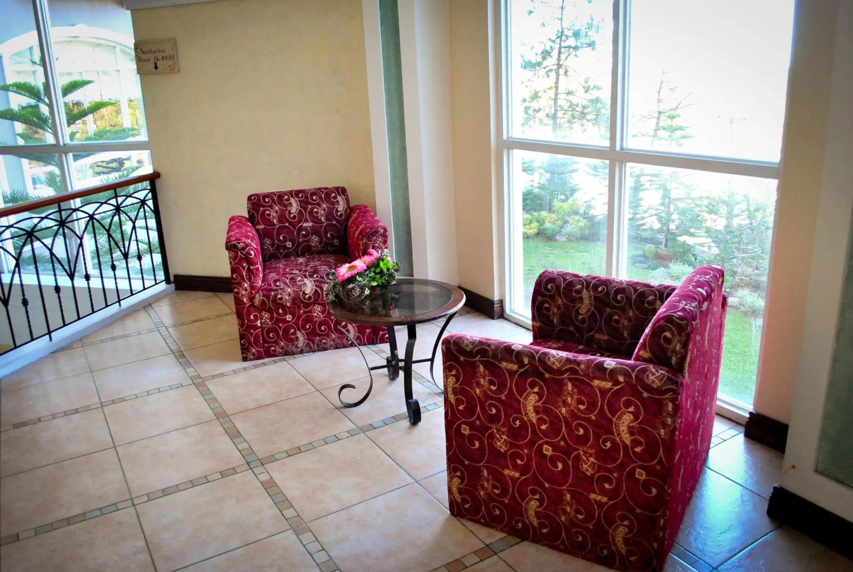 Day, Seating Area in Hotel Elizabeth - Baguio