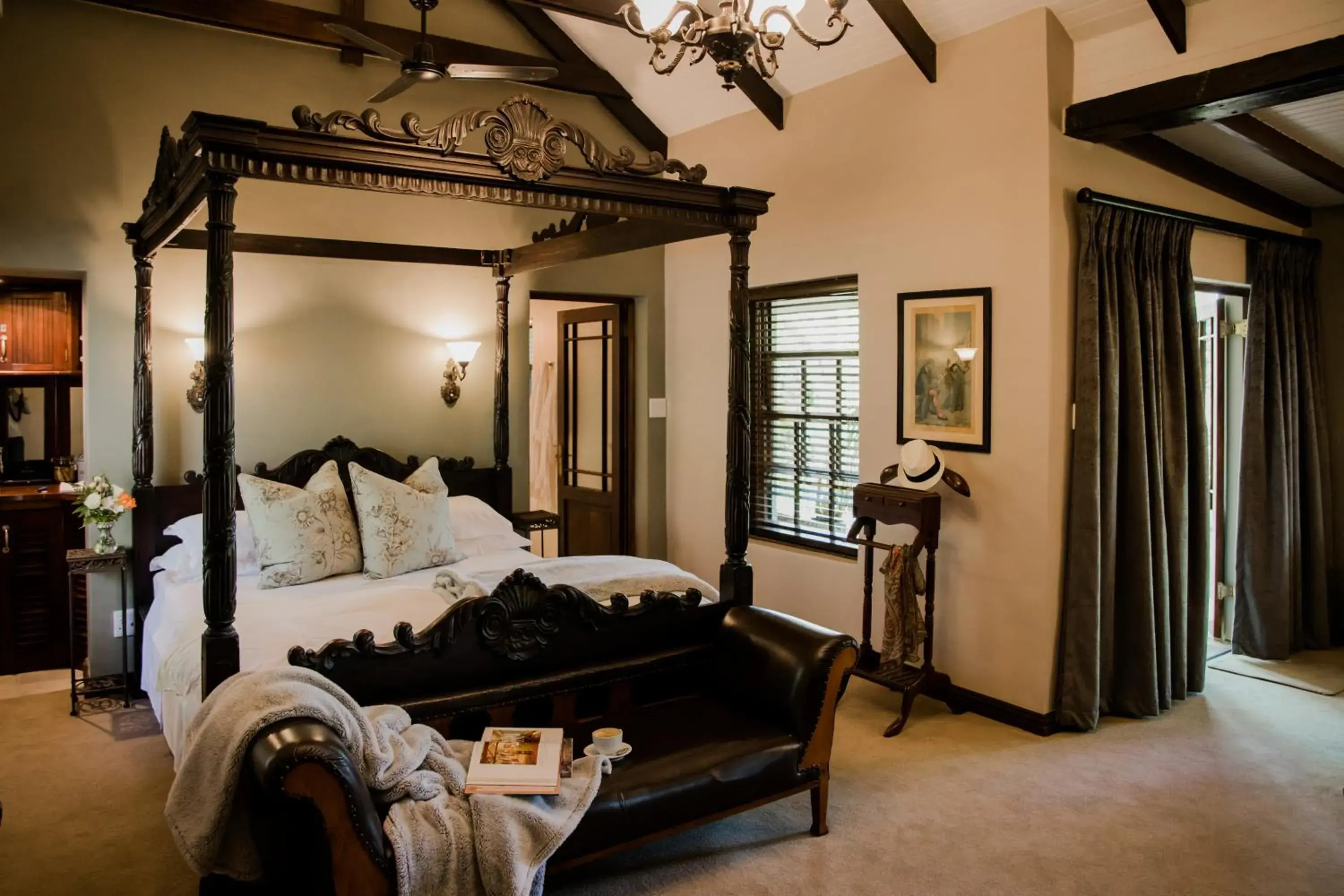 Photo of the whole room, Bed in Schoone Oordt Country House