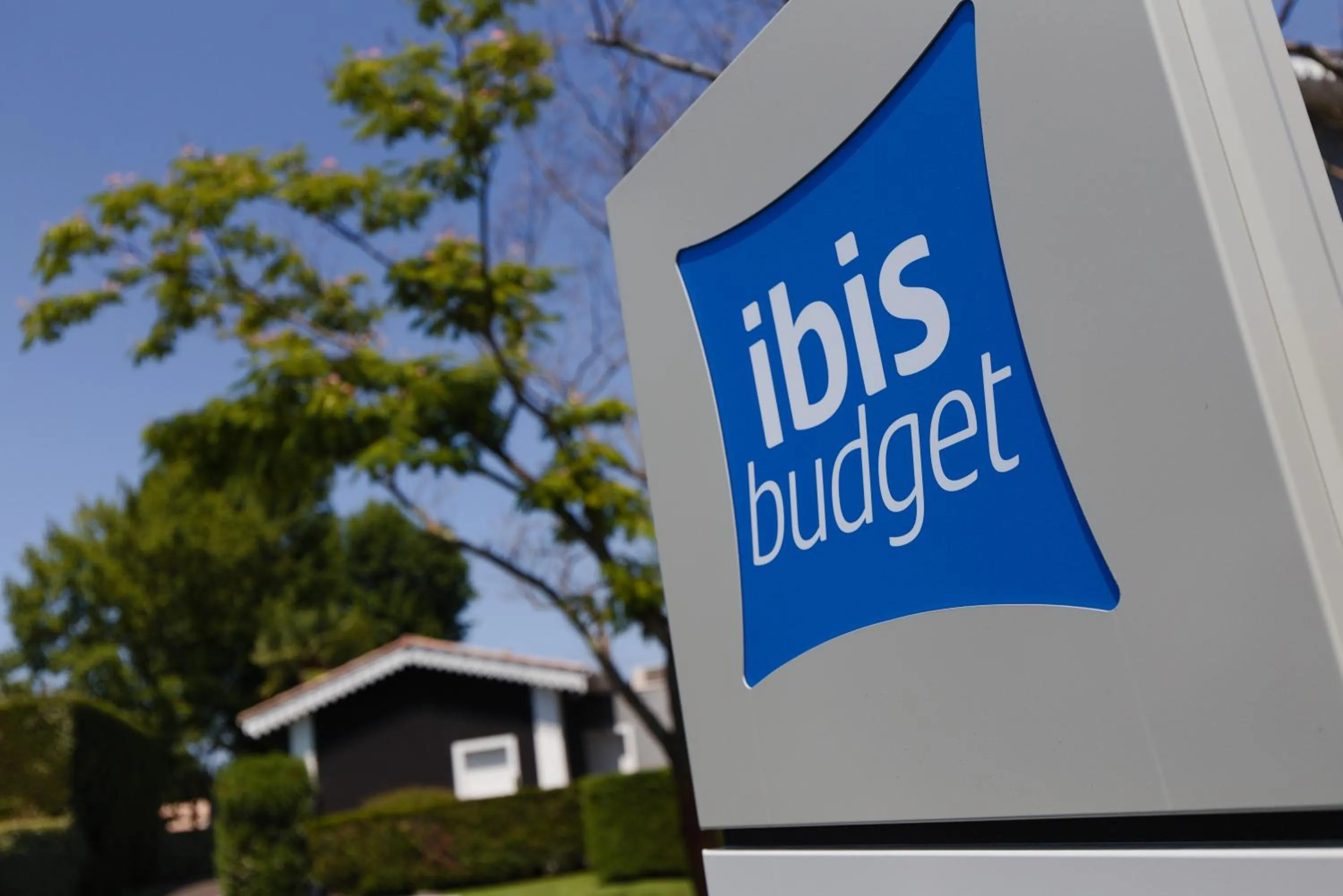 Property logo or sign in ibis Budget La Teste Bassin d'Arcachon