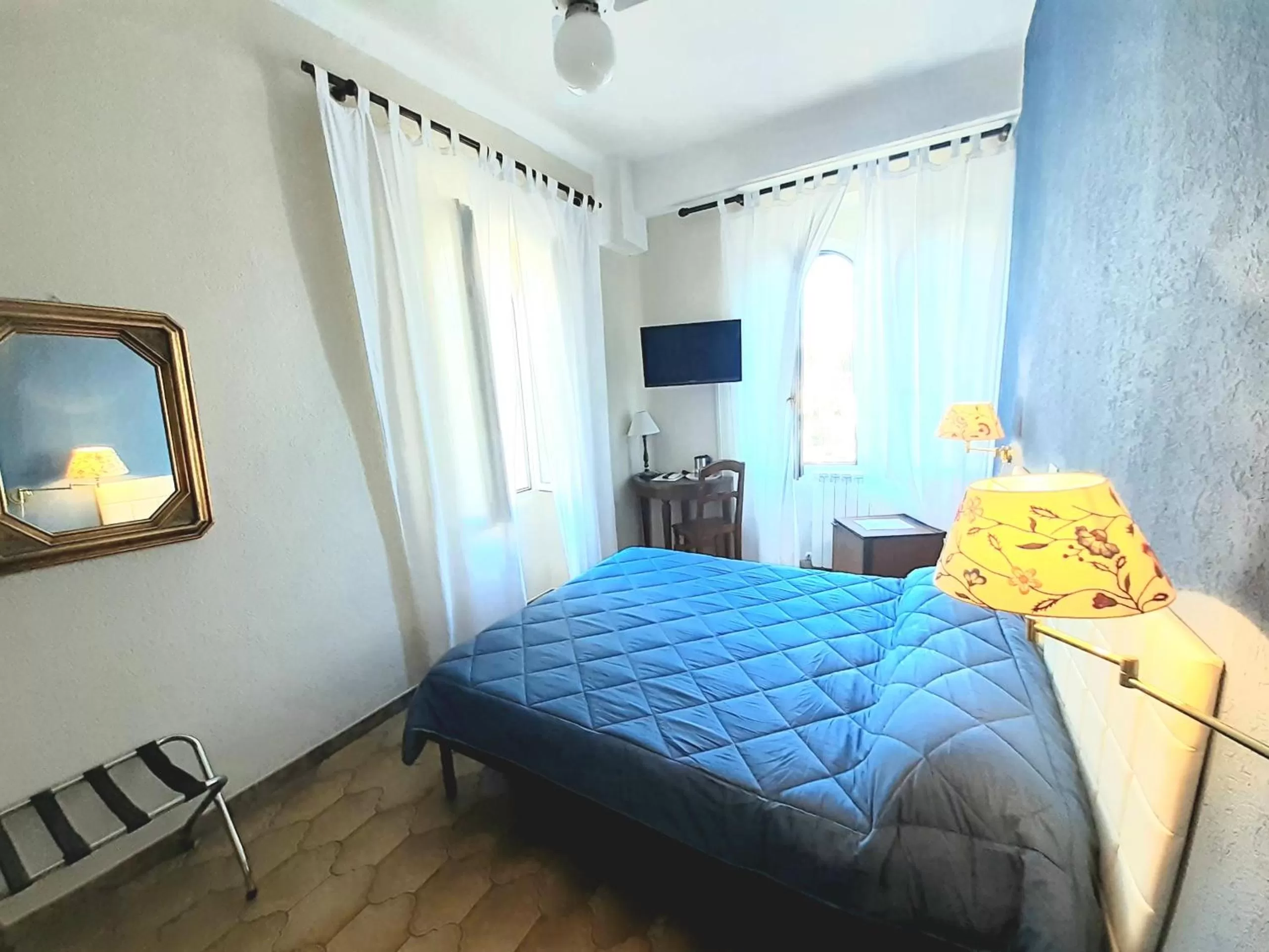 Bed in Hotel Castello Miramare