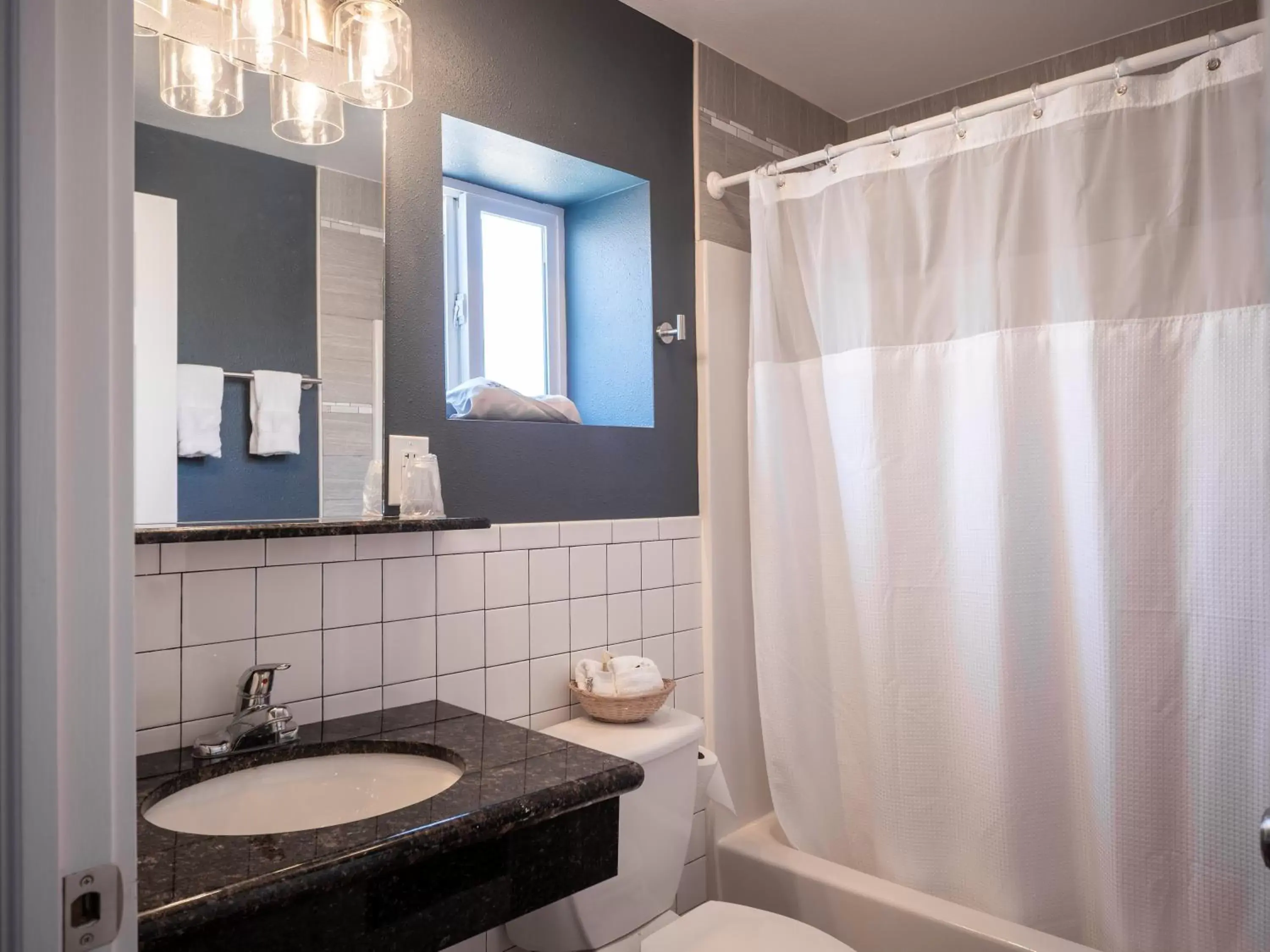 Bathroom in Balanced Rock Inn