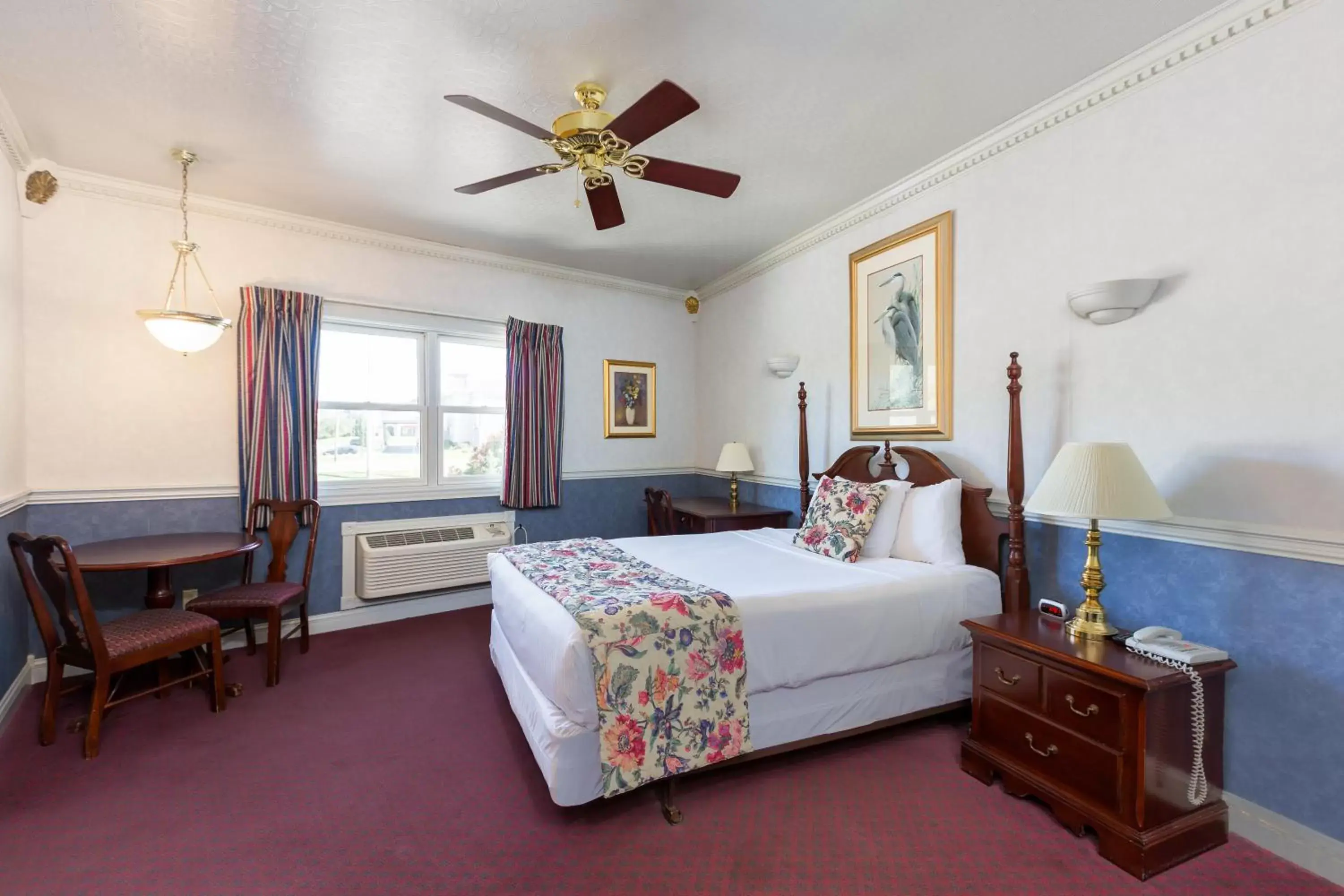 Deluxe Room in The Blue Heron Inn Deluxe Room in The Blue Heron Inn