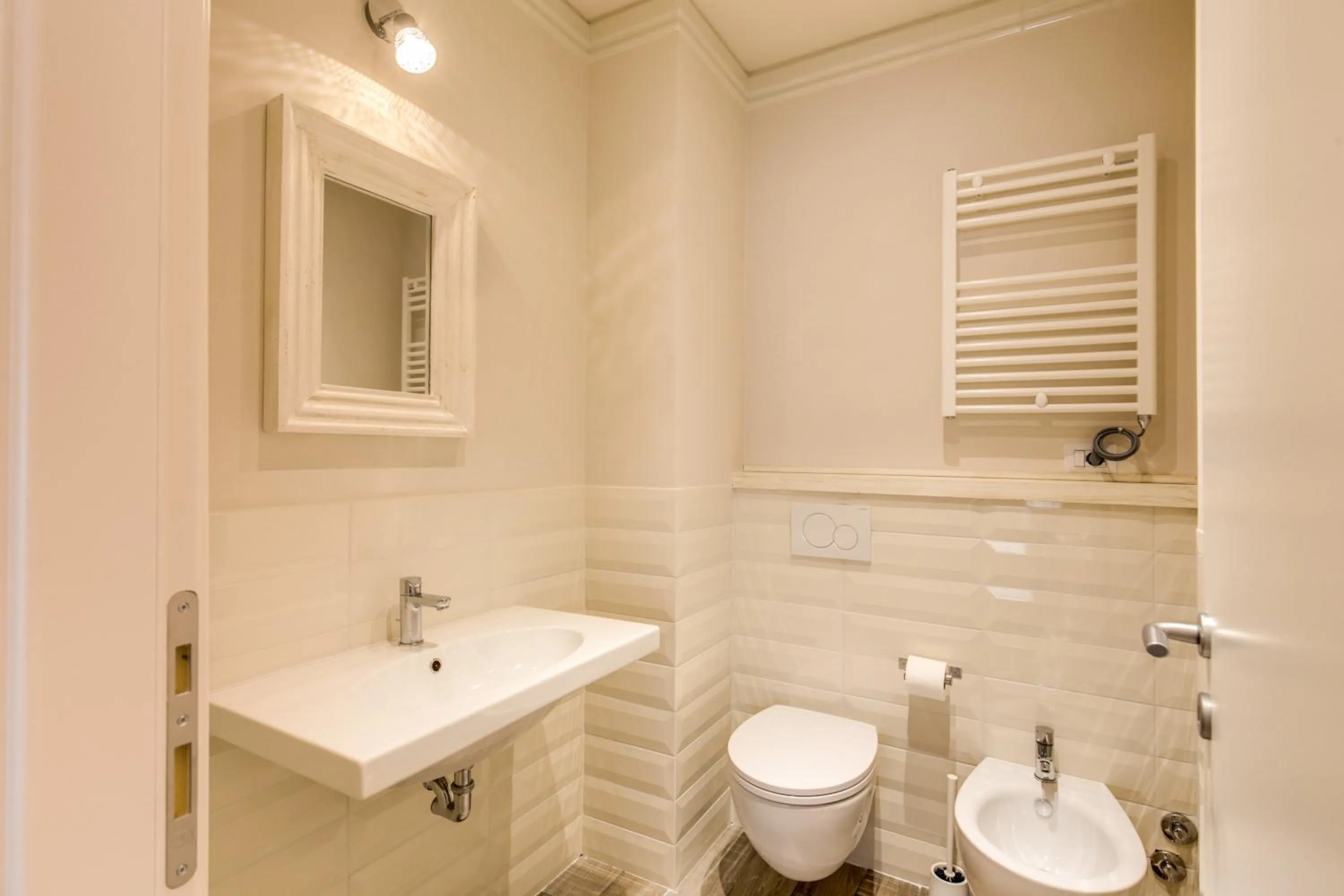 Bathroom in Casa Tua Vaticano Guest House