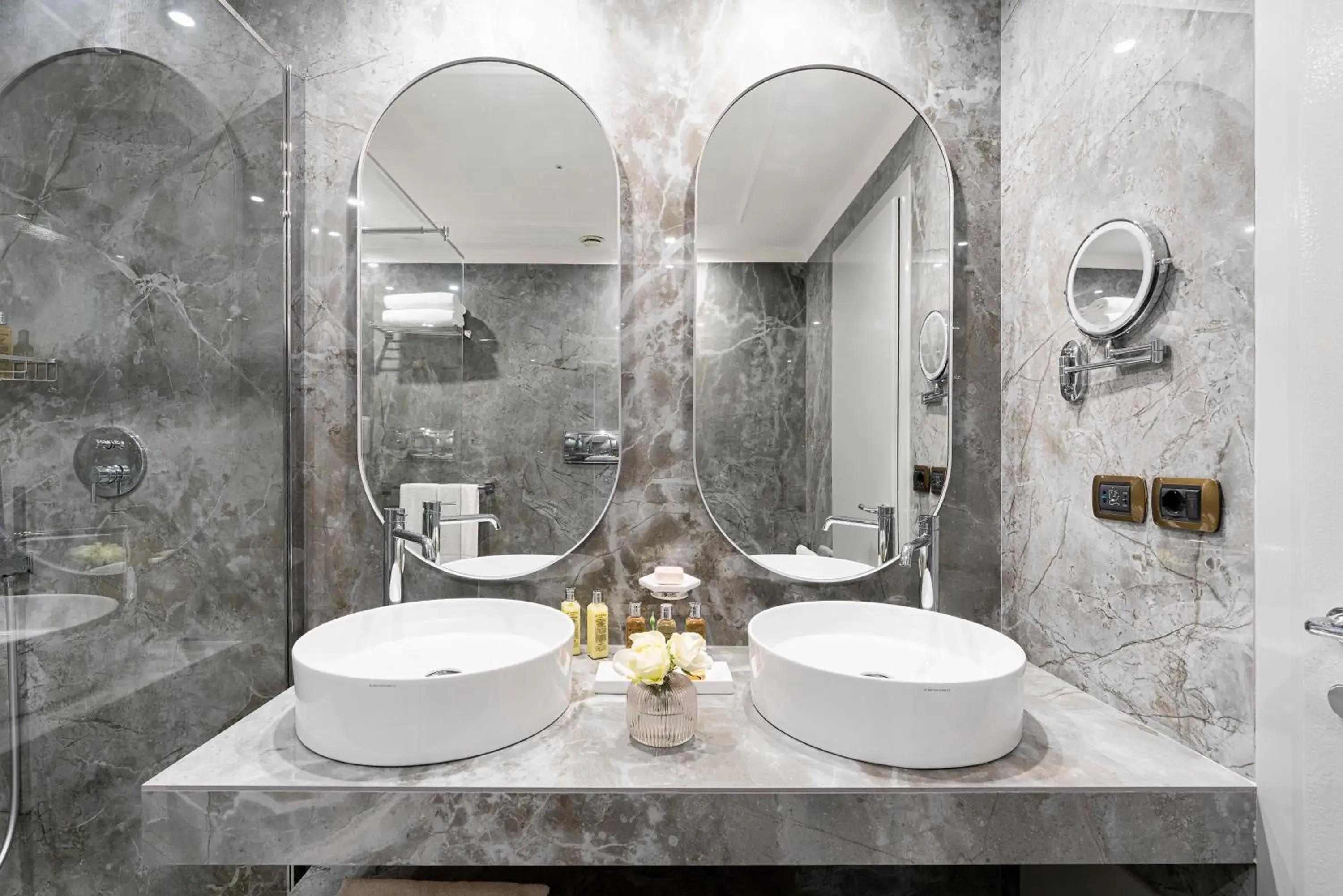 Bathroom in Grand Hotel Mazzaro Sea Palace