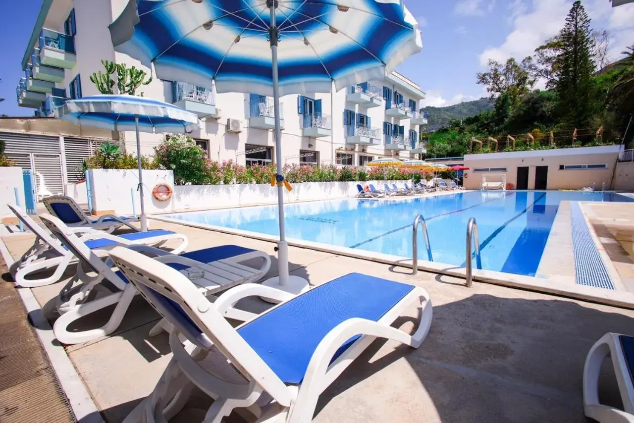 Swimming Pool in Hotel Tourist