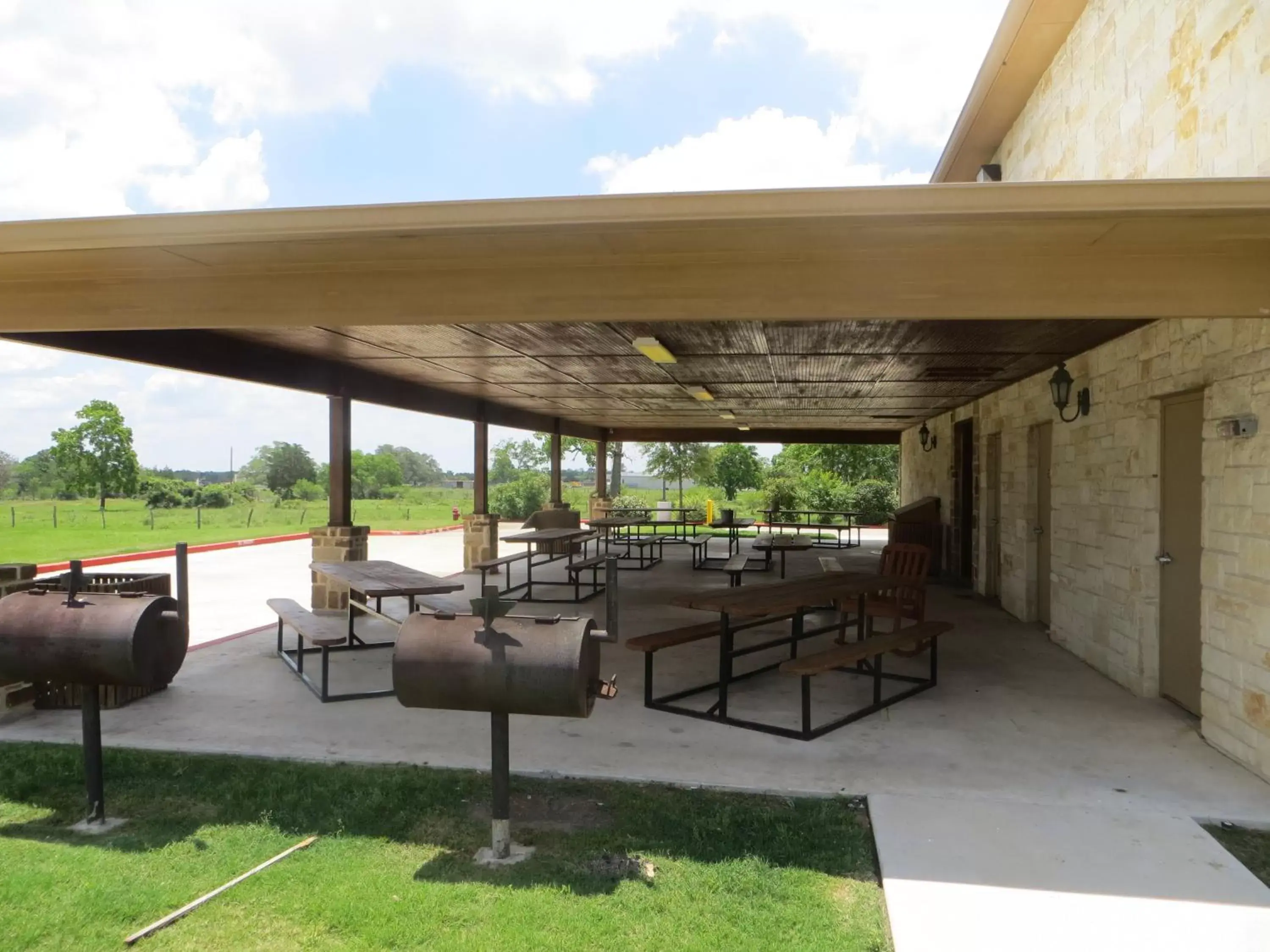 Patio in Hotel Texas Hallettsville