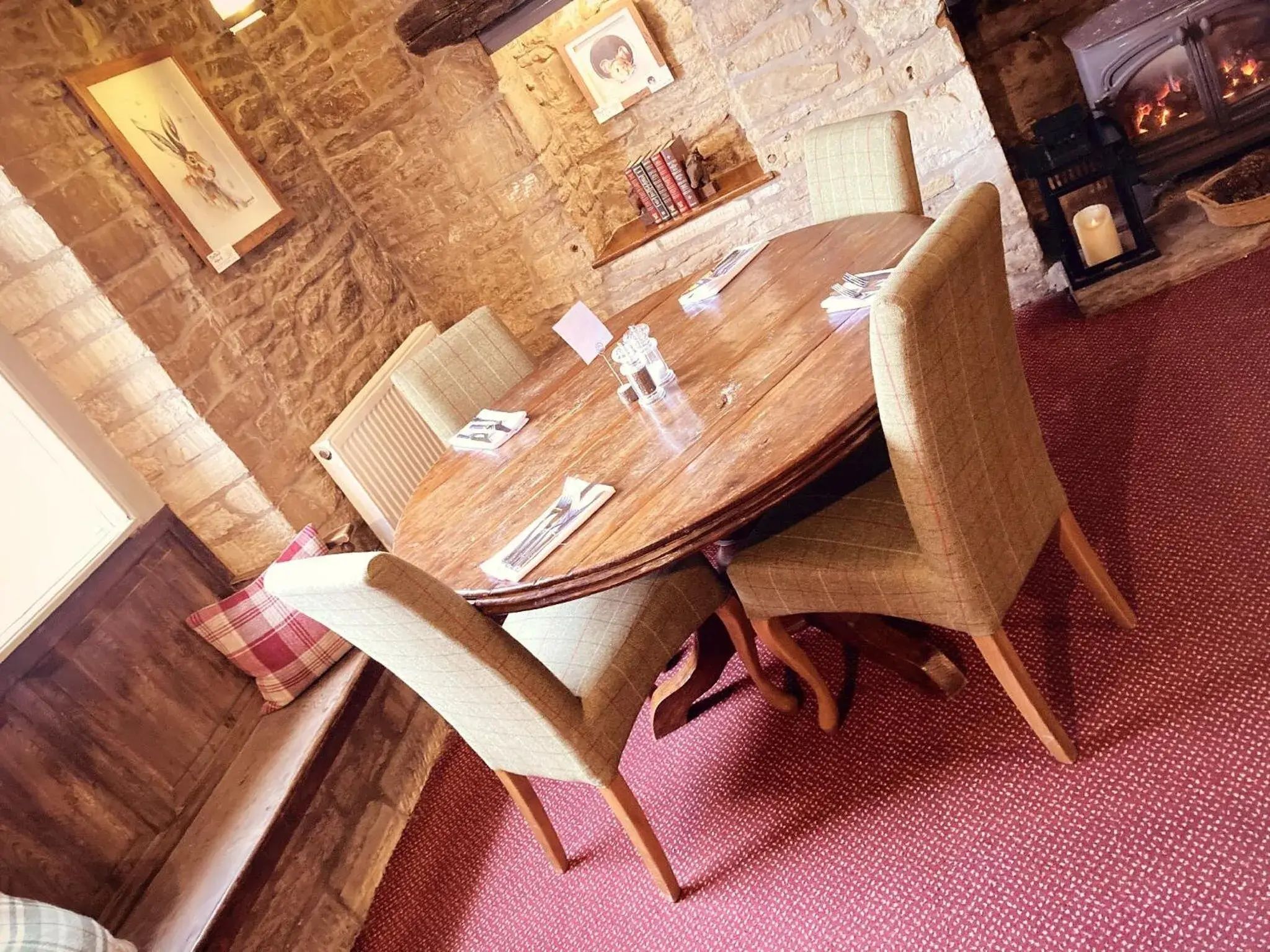 Food and drinks, Dining Area in Inn for All Seasons