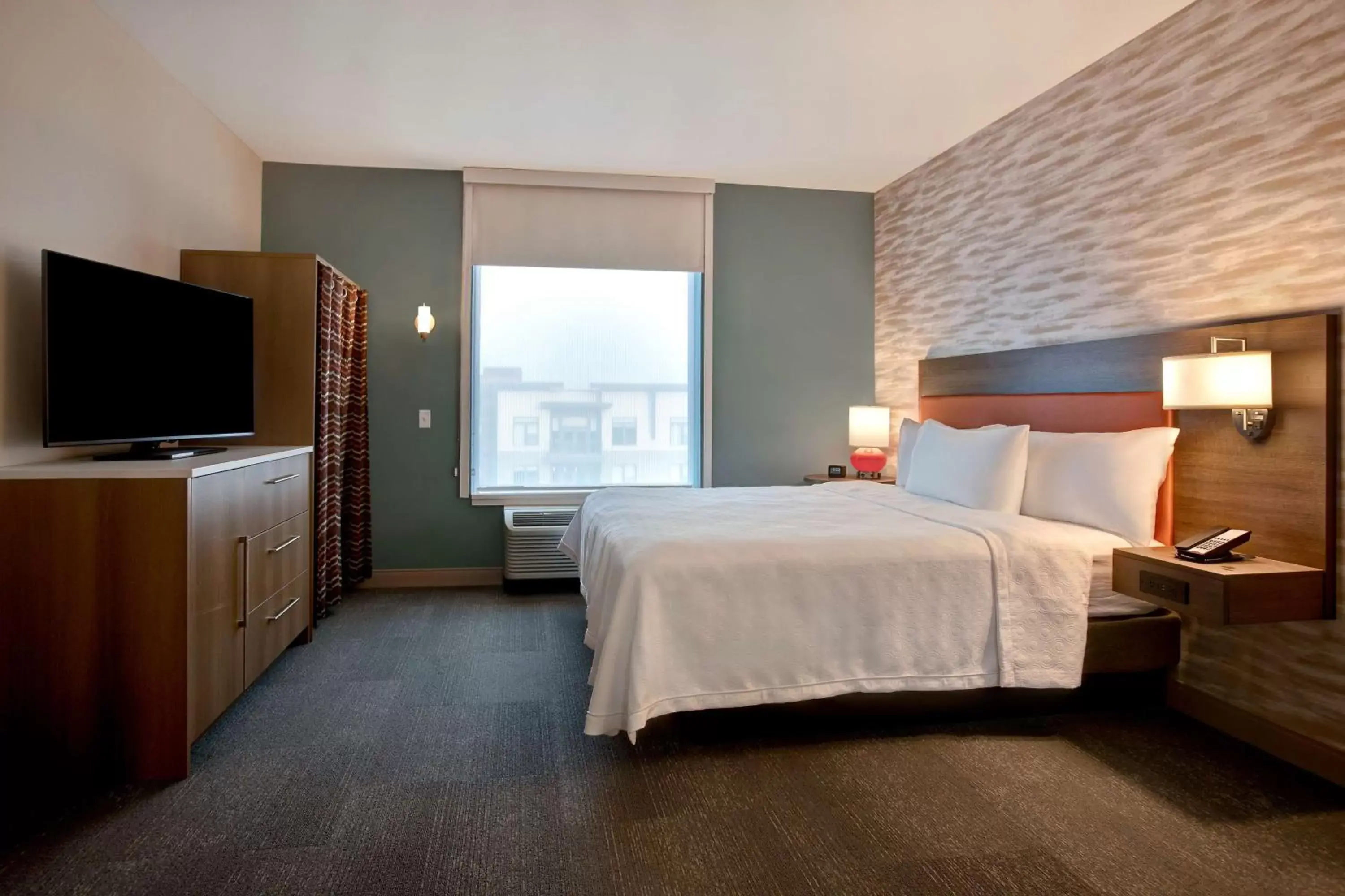 Bed in Home2 Suites By Hilton Carmel Indianapolis