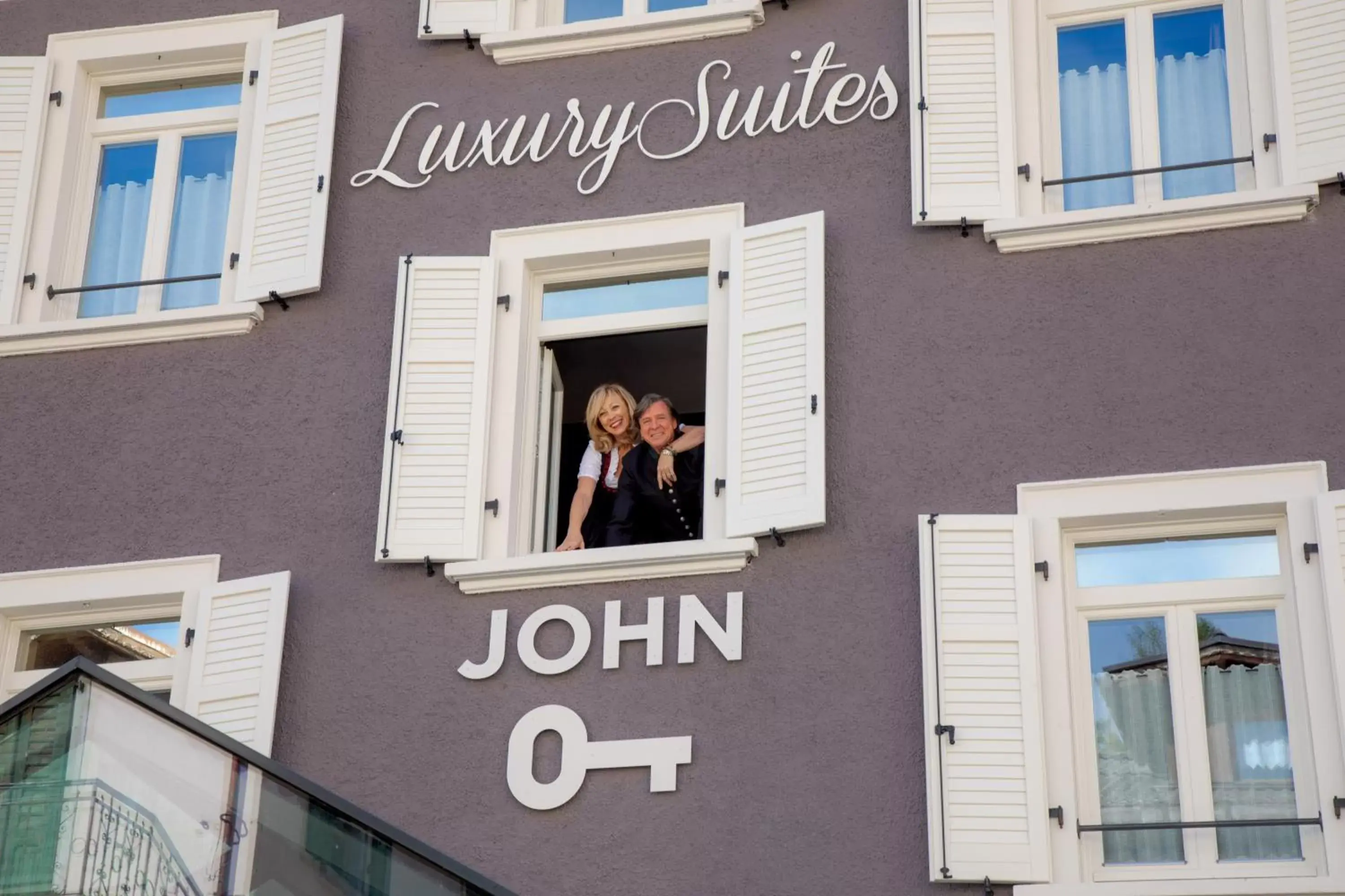 John Luxury Suites