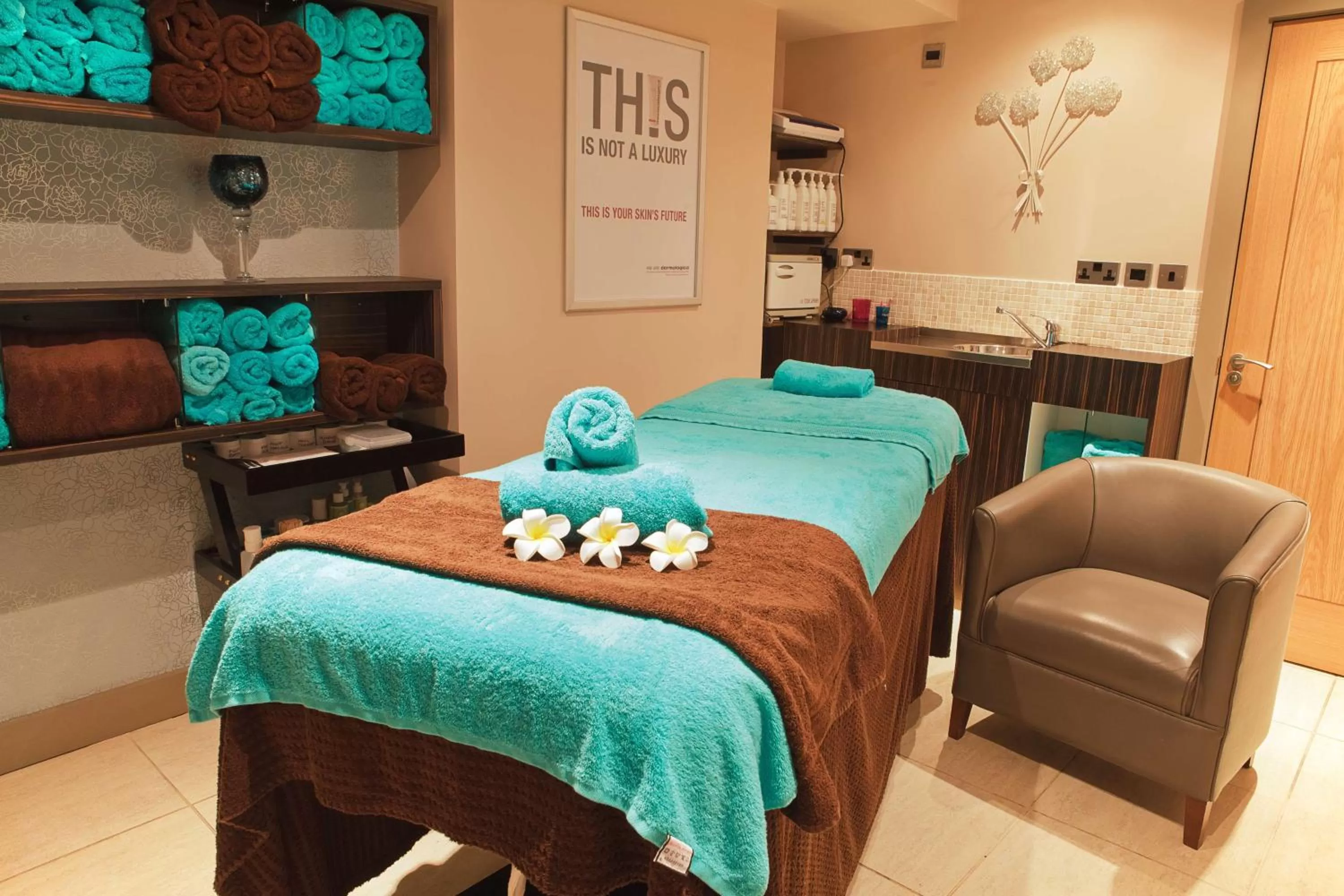 Spa and wellness centre/facilities, Bed in Best Western Premier Dover Marina Hotel & Spa