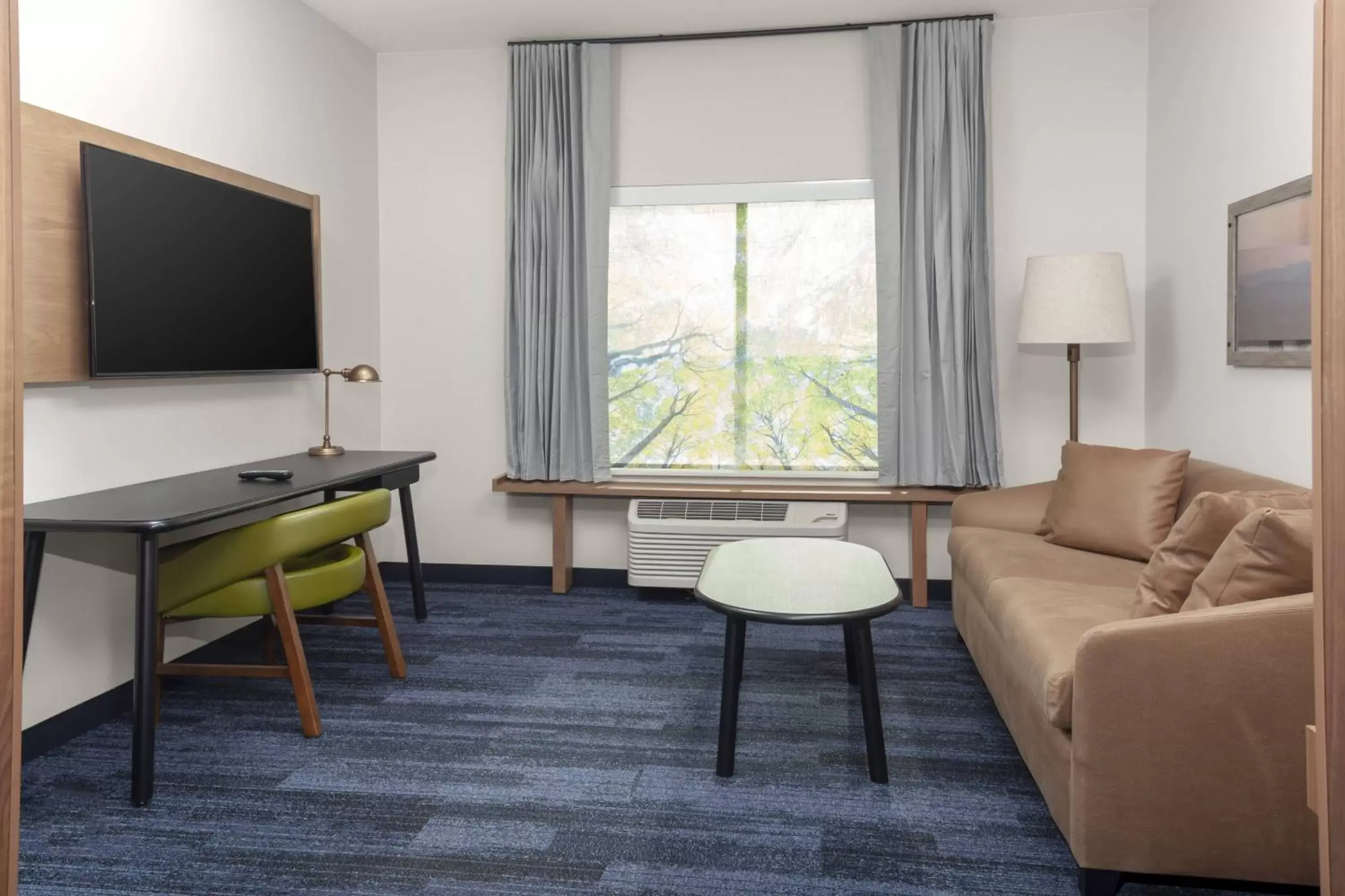 Living room, Seating Area in Fairfield Inn & Suites by Marriott Fort Collins South