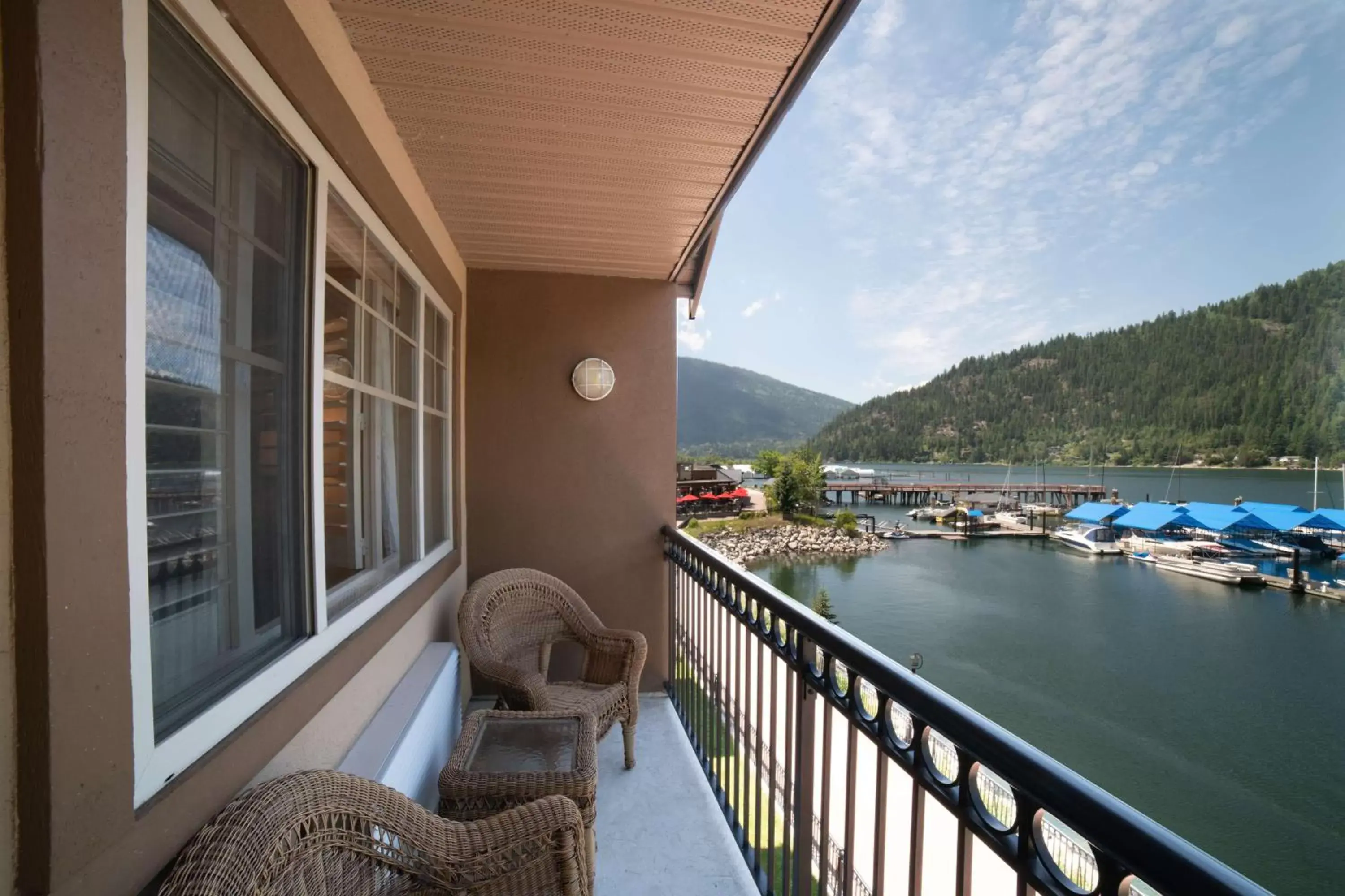 Photo of the whole room, Balcony/Terrace in Prestige Lakeside Resort, WorldHotels Elite