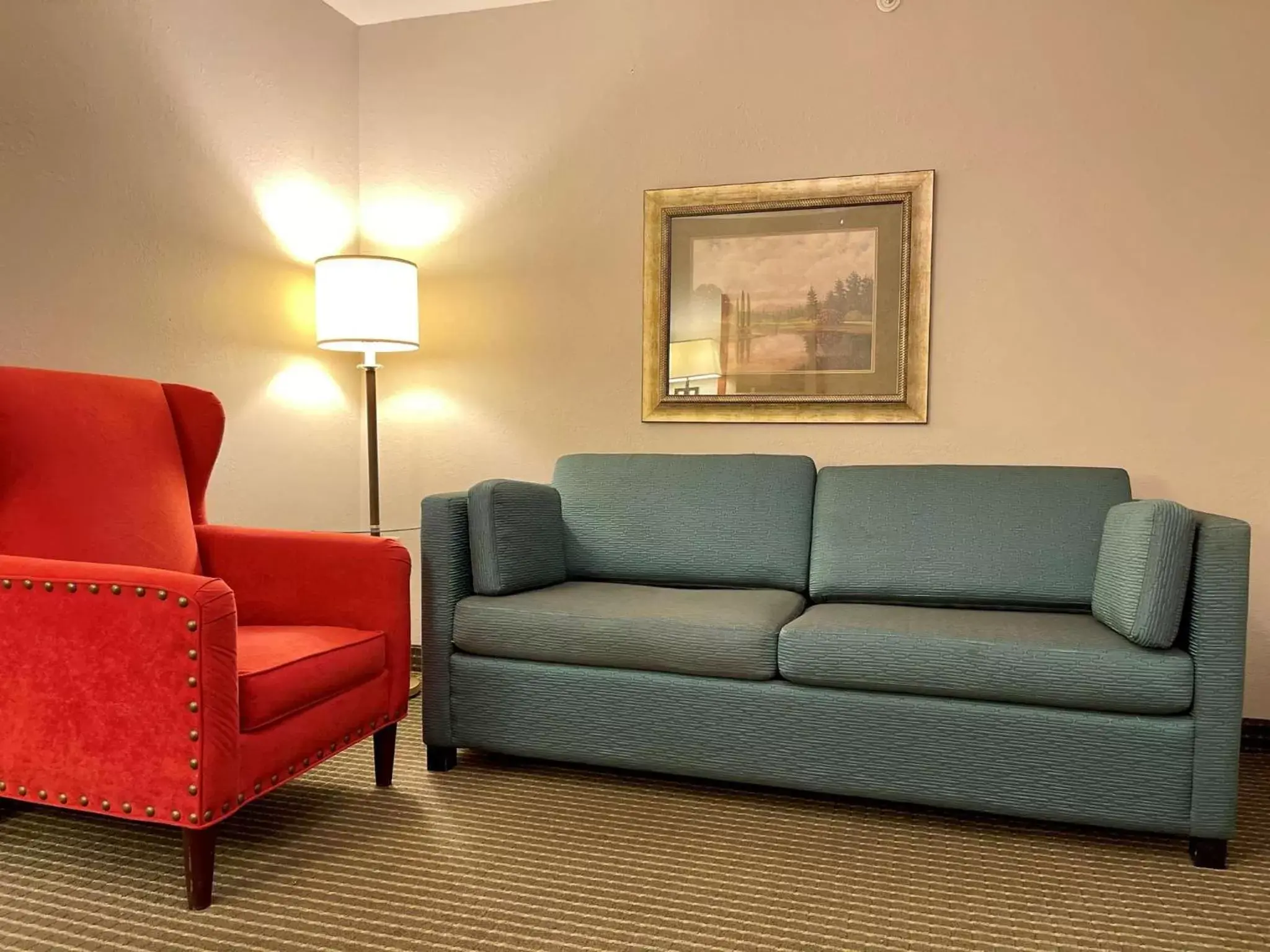 Photo of the whole room, Seating Area in Zion Inn & Suites