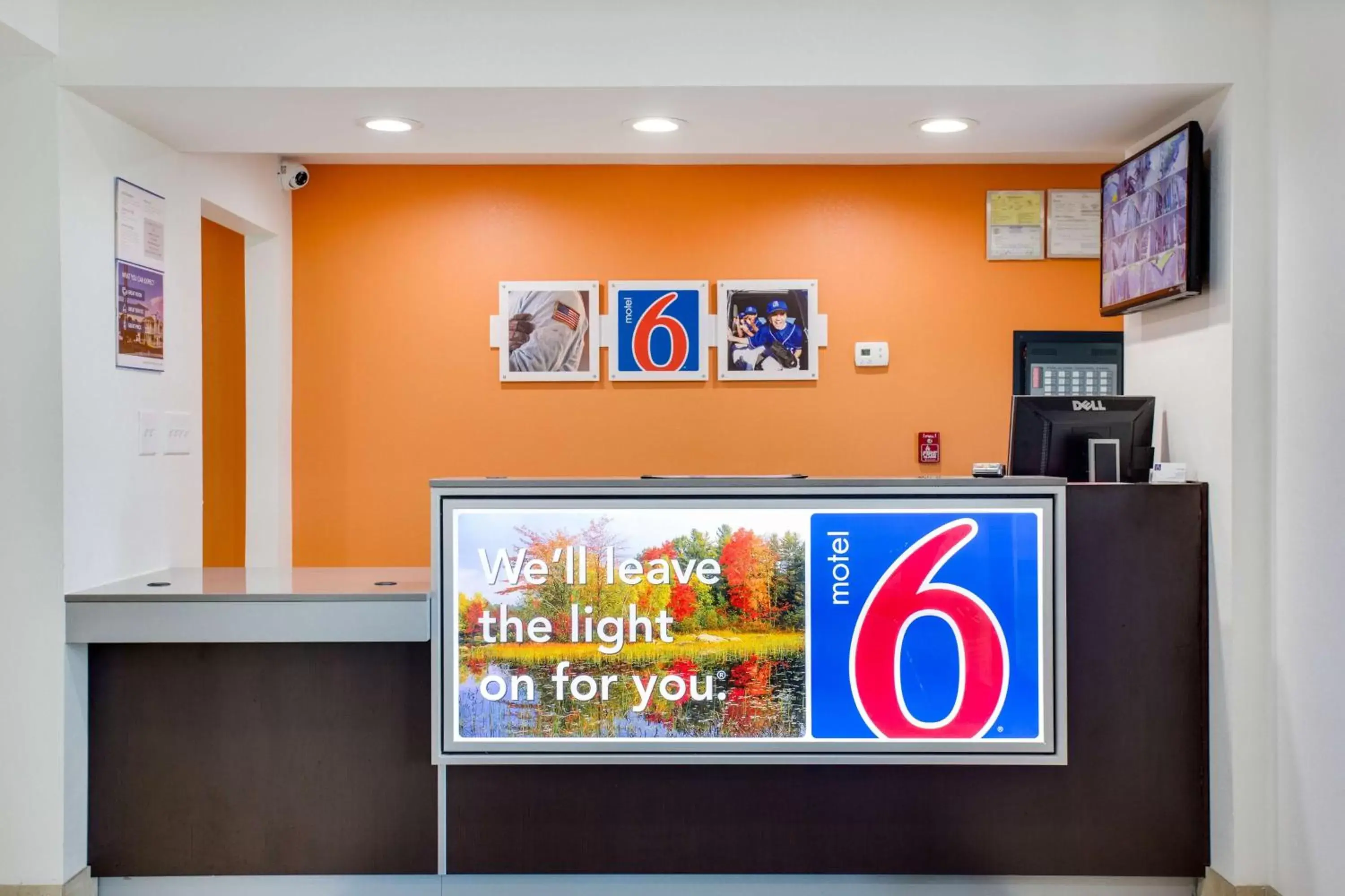 Property logo or sign, Lobby/Reception in Motel 6-White House, TN