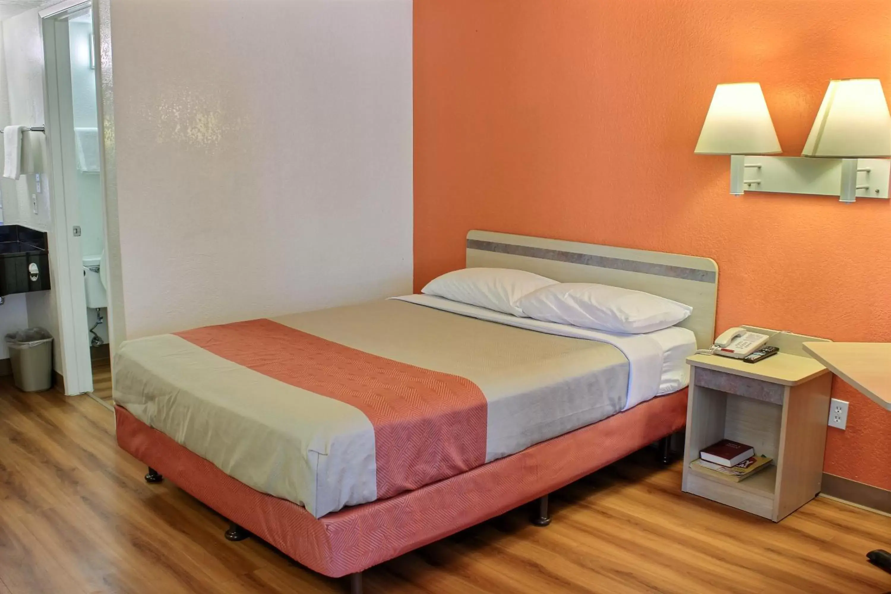 Bedroom, Bed in Motel 6-Coalinga, CA - East