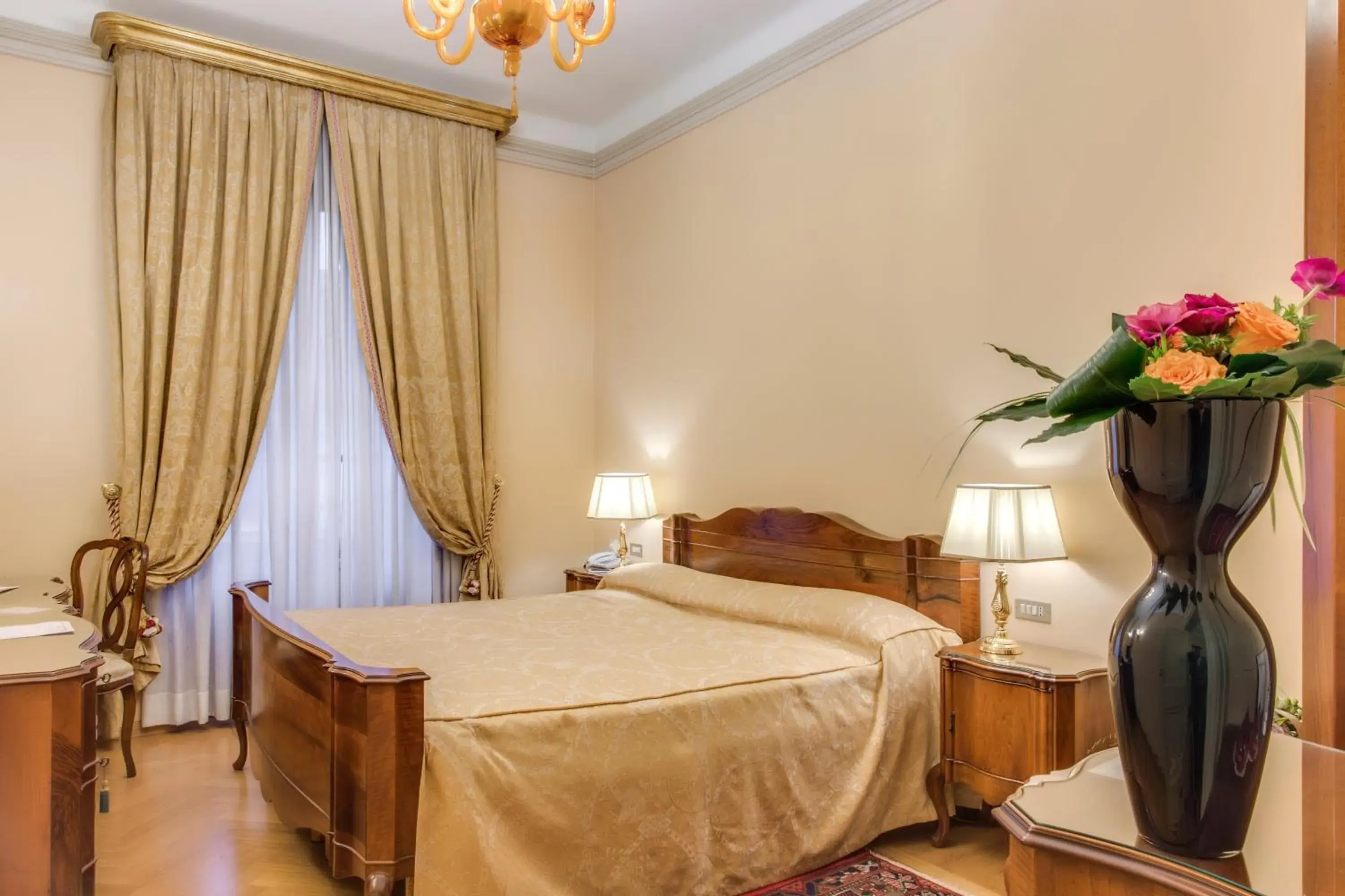 Photo of the whole room, Bed in Villa Fenaroli Palace Hotel