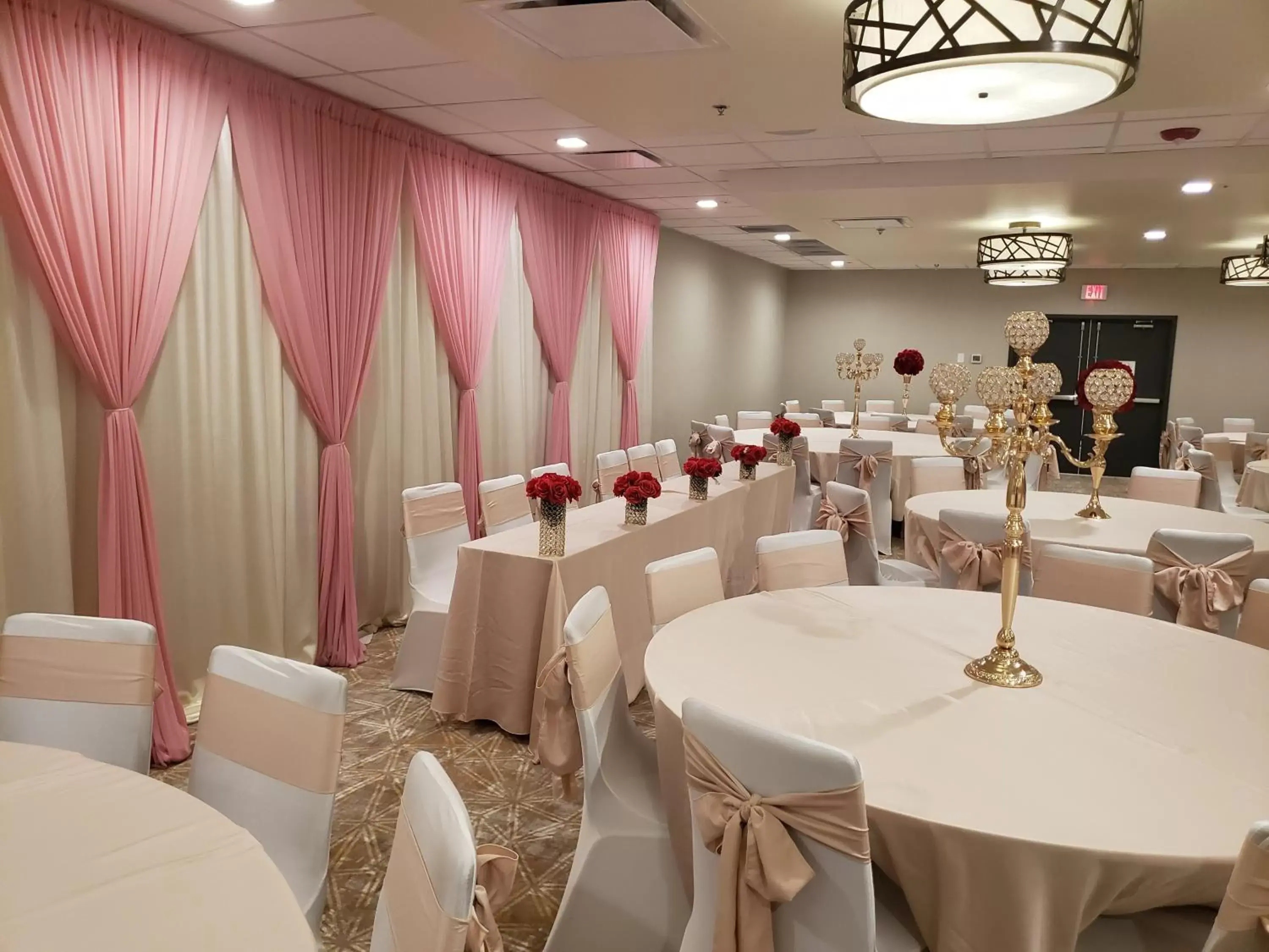 Restaurant/places to eat, Banquet Facilities in Holiday Inn Tacoma Mall, an IHG Hotel